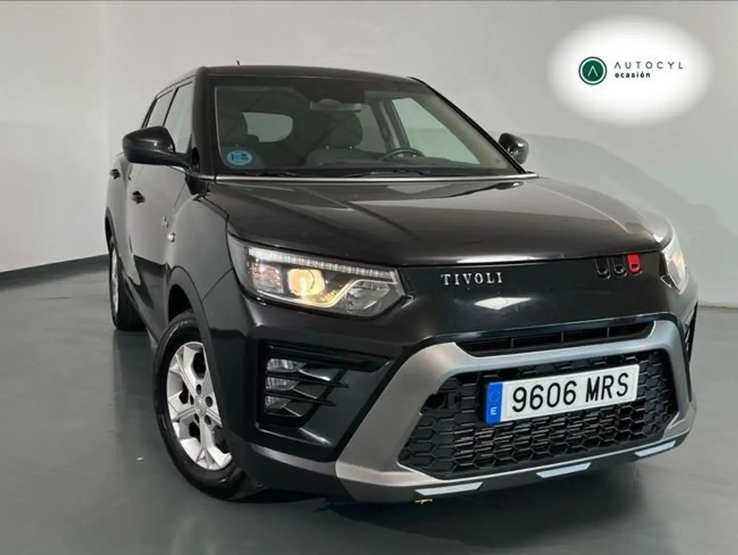 SsangYong Tivoli G15 Urban Plus 4x2 Aut. Negro - 1