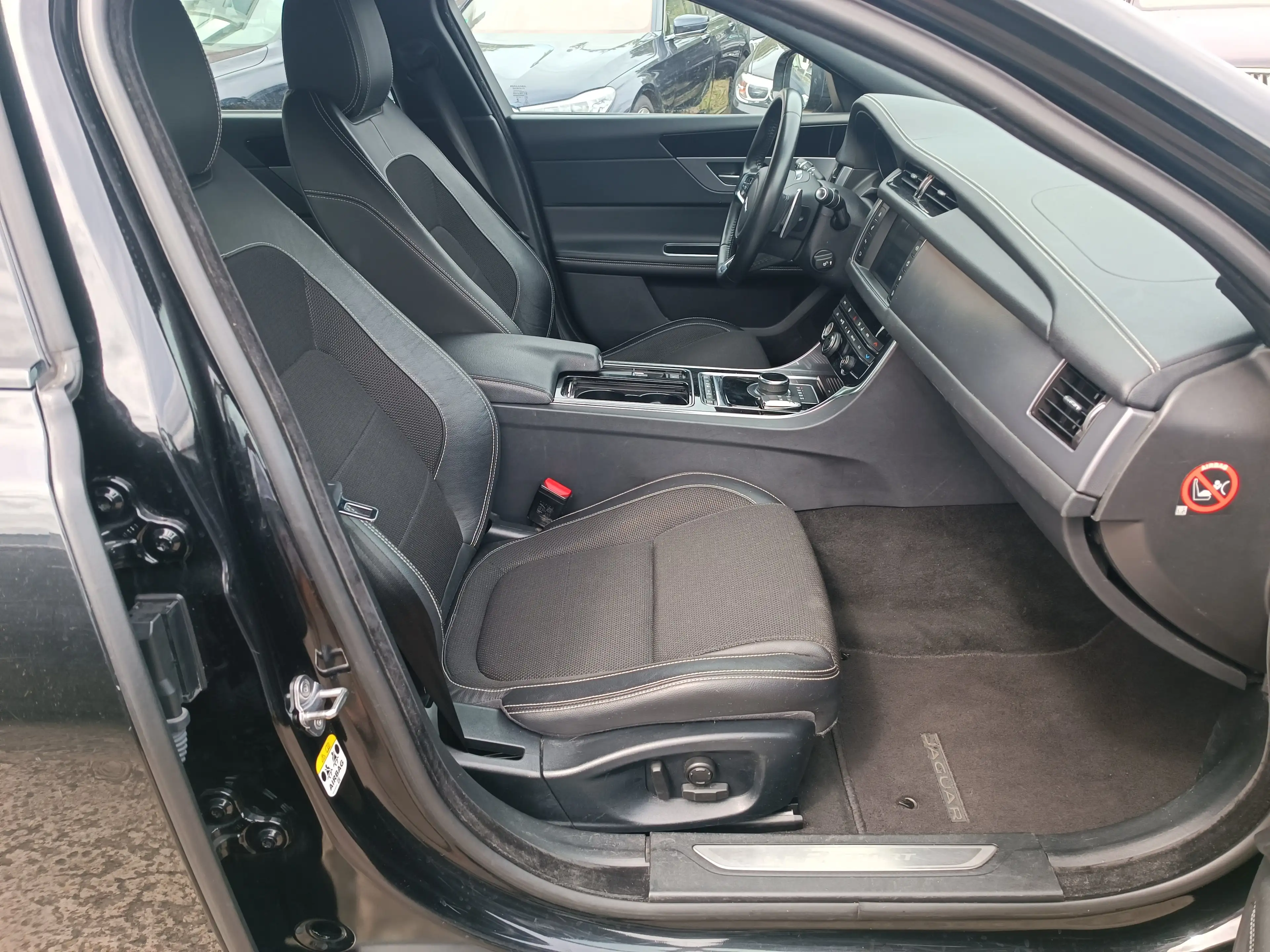 Jaguar XF Aut. R-Sport,NAVI,KAMERA,TEILLEDER,ALU,XENON,2xPDC — photo 9