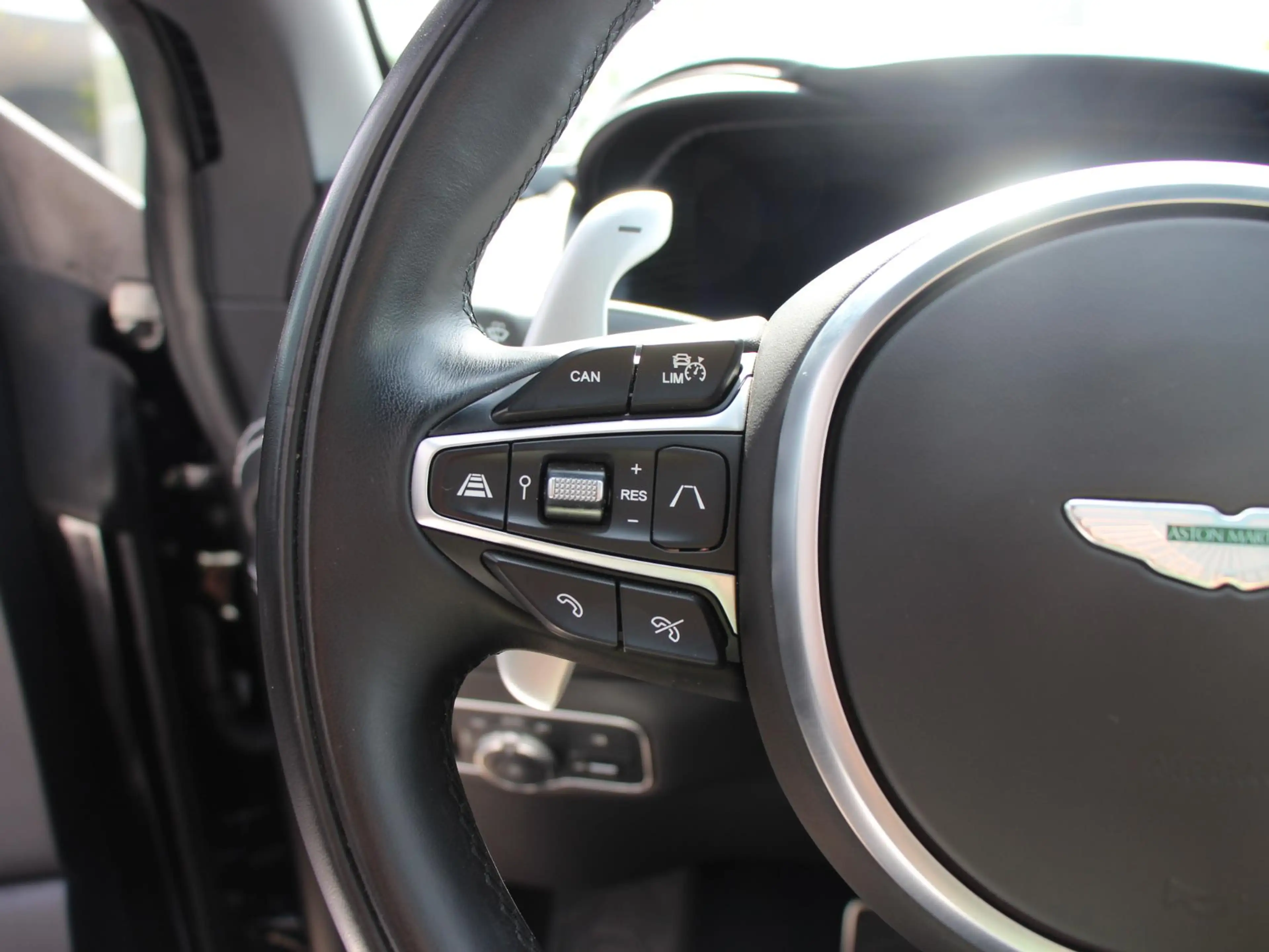 Aston Martin DBX 4.0 V8 707 — photo 17