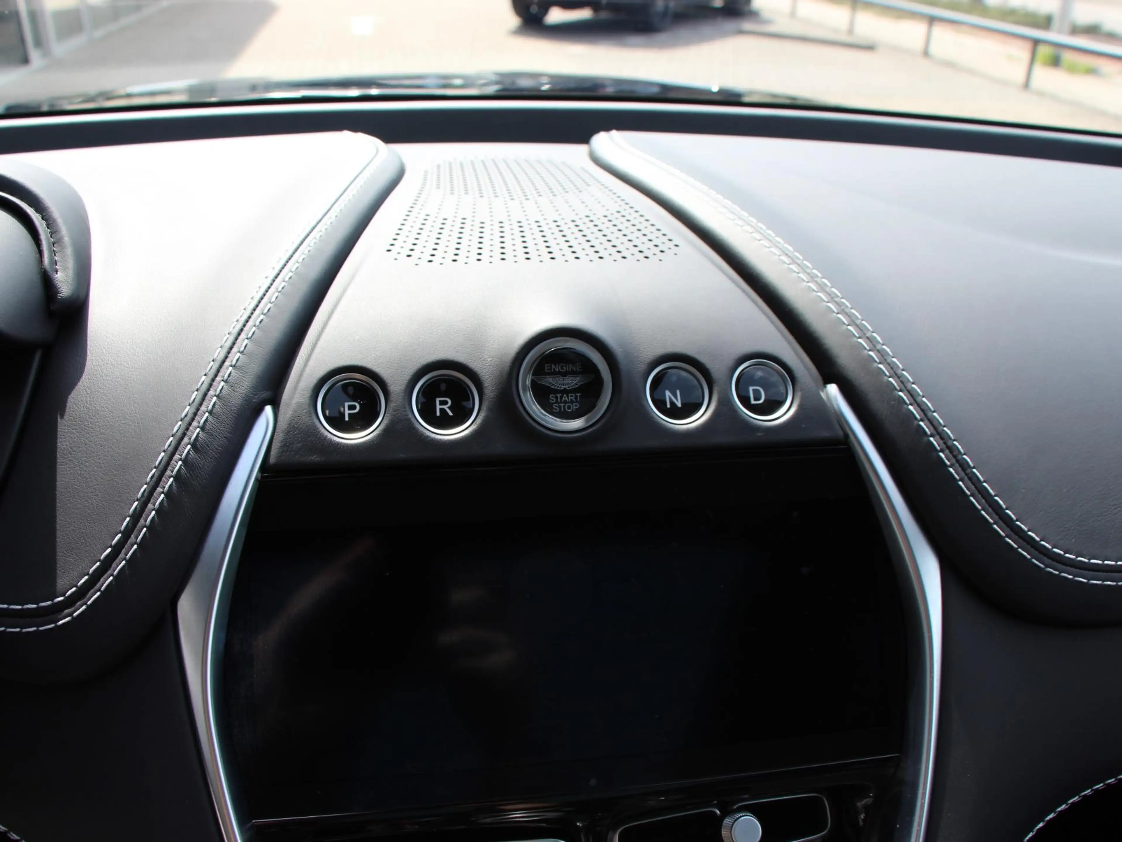 Aston Martin DBX 4.0 V8 707 — photo 19