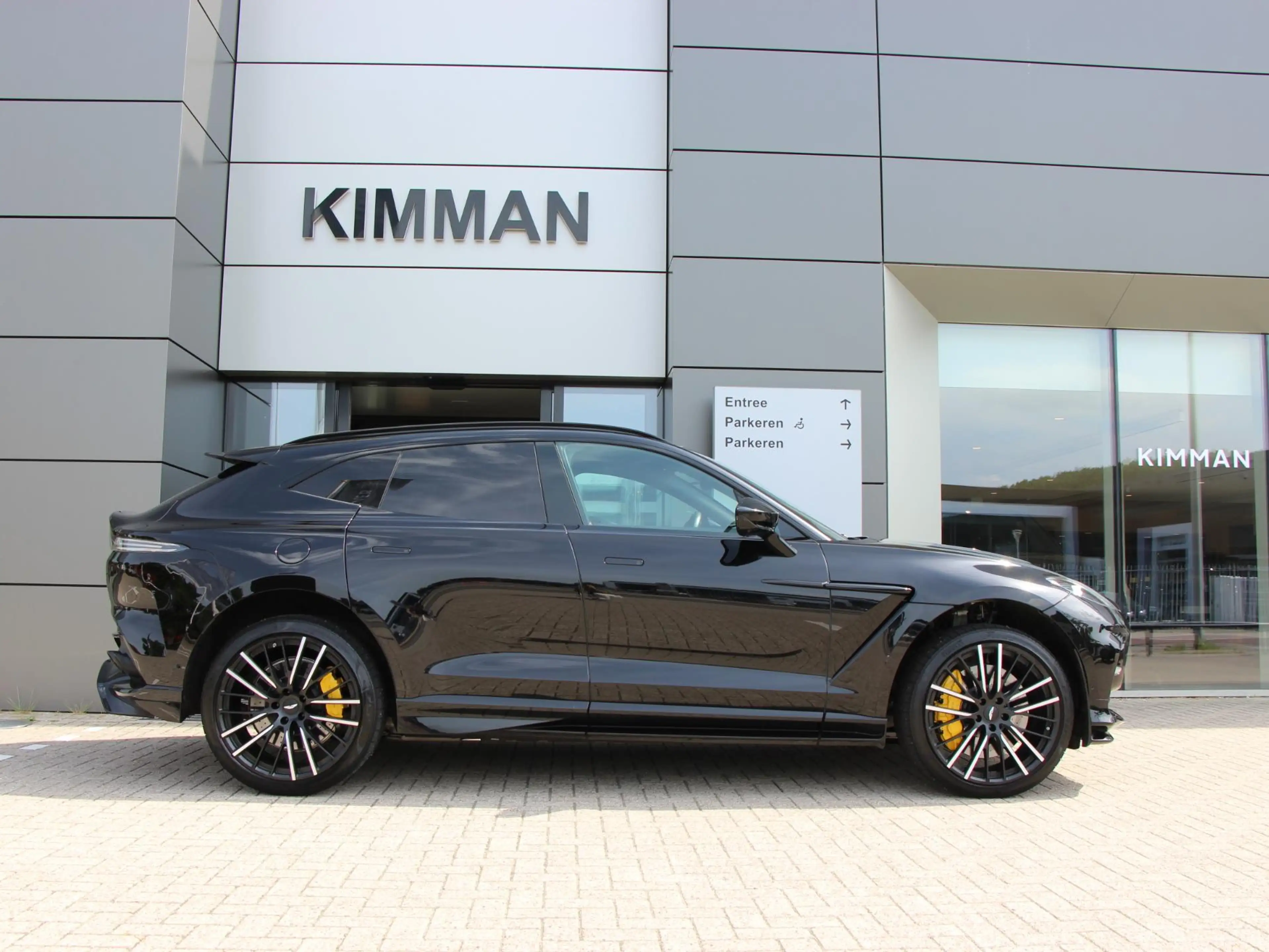 Aston Martin DBX 4.0 V8 707 — photo 33