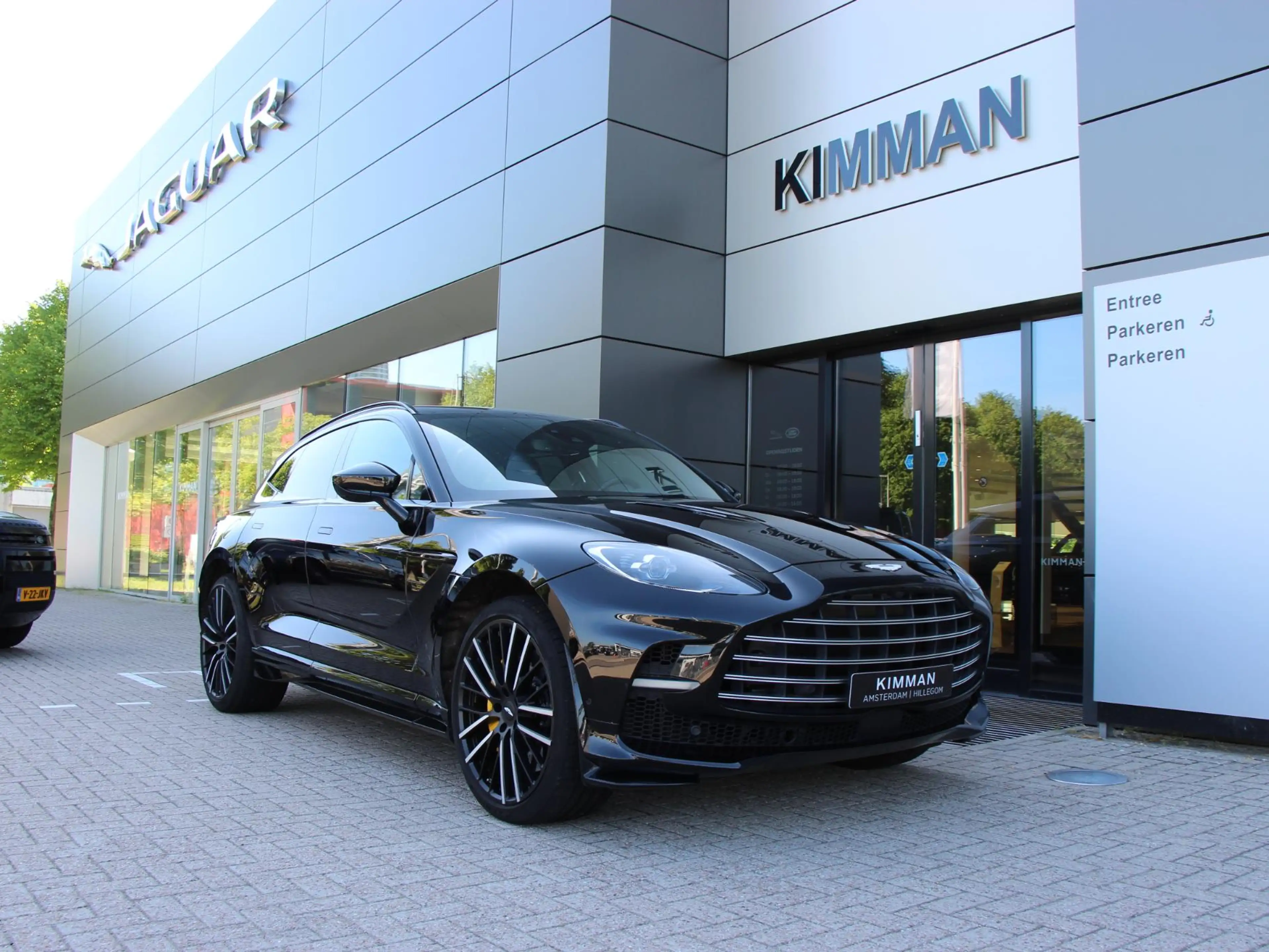 Aston Martin DBX 4.0 V8 707 — photo 3