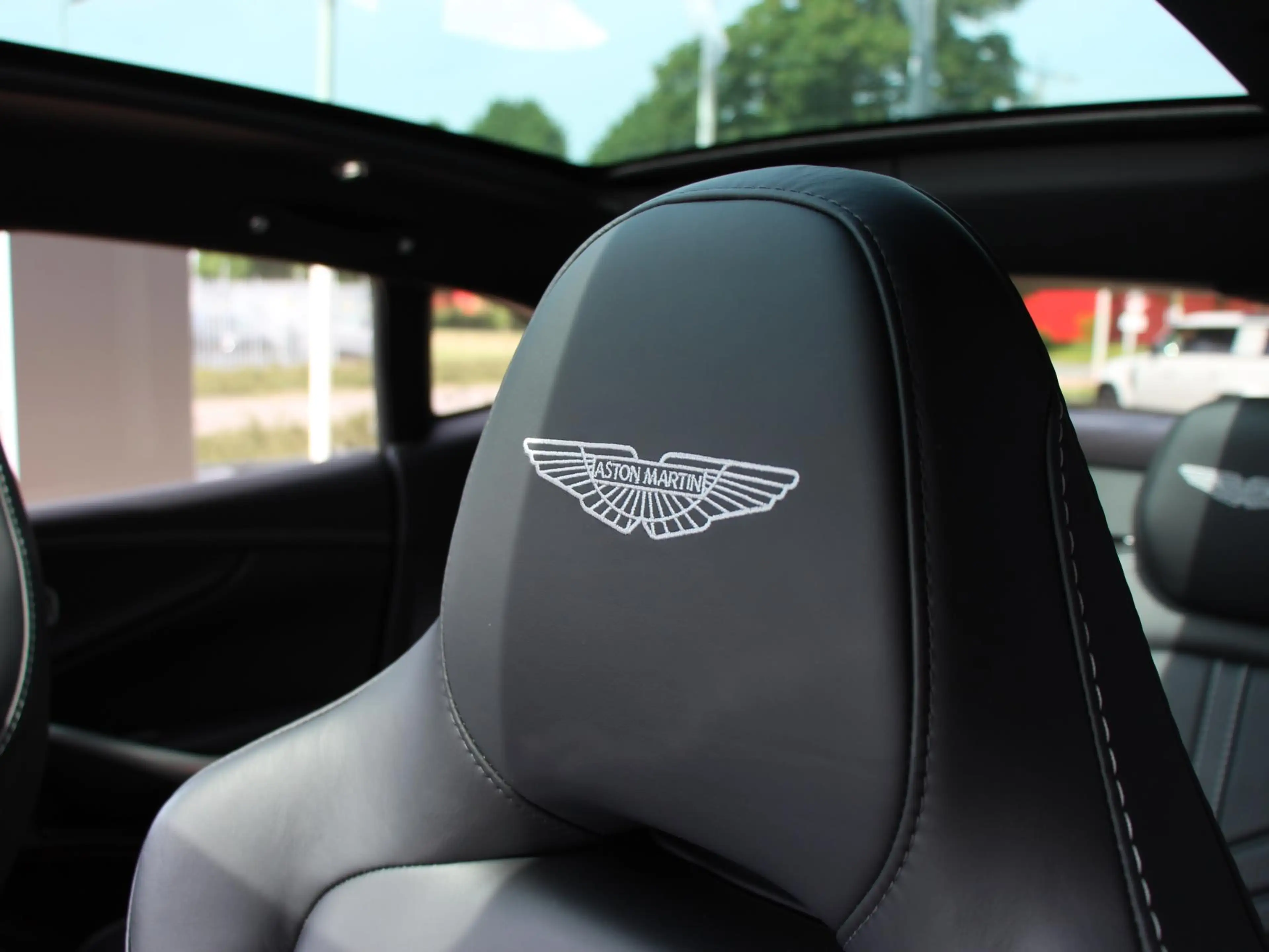 Aston Martin DBX 4.0 V8 707 — photo 26
