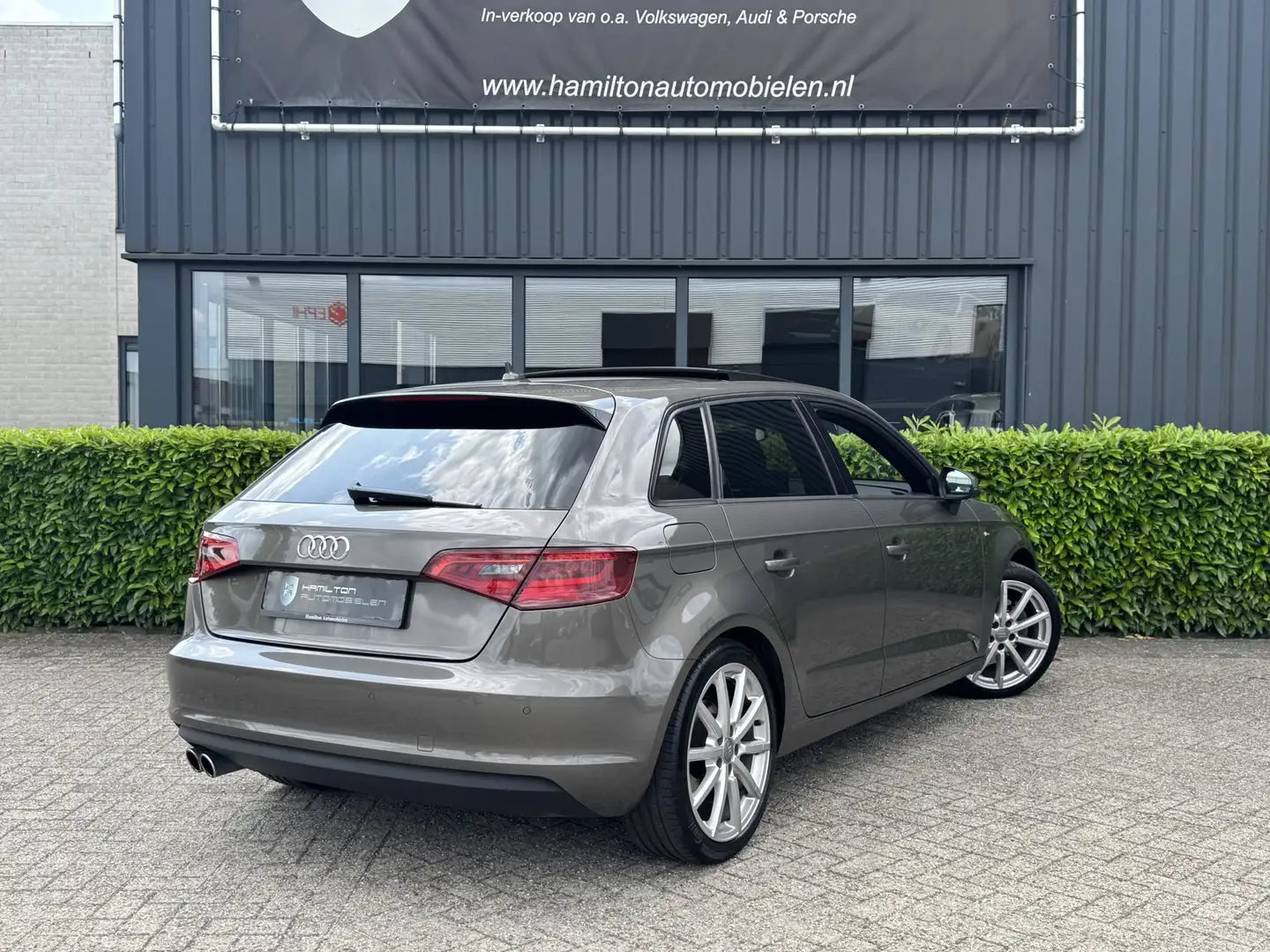 Audi A3 Sportback 1.8 TFSI 180pk quattro S-Tronic Ambition Gris - 2