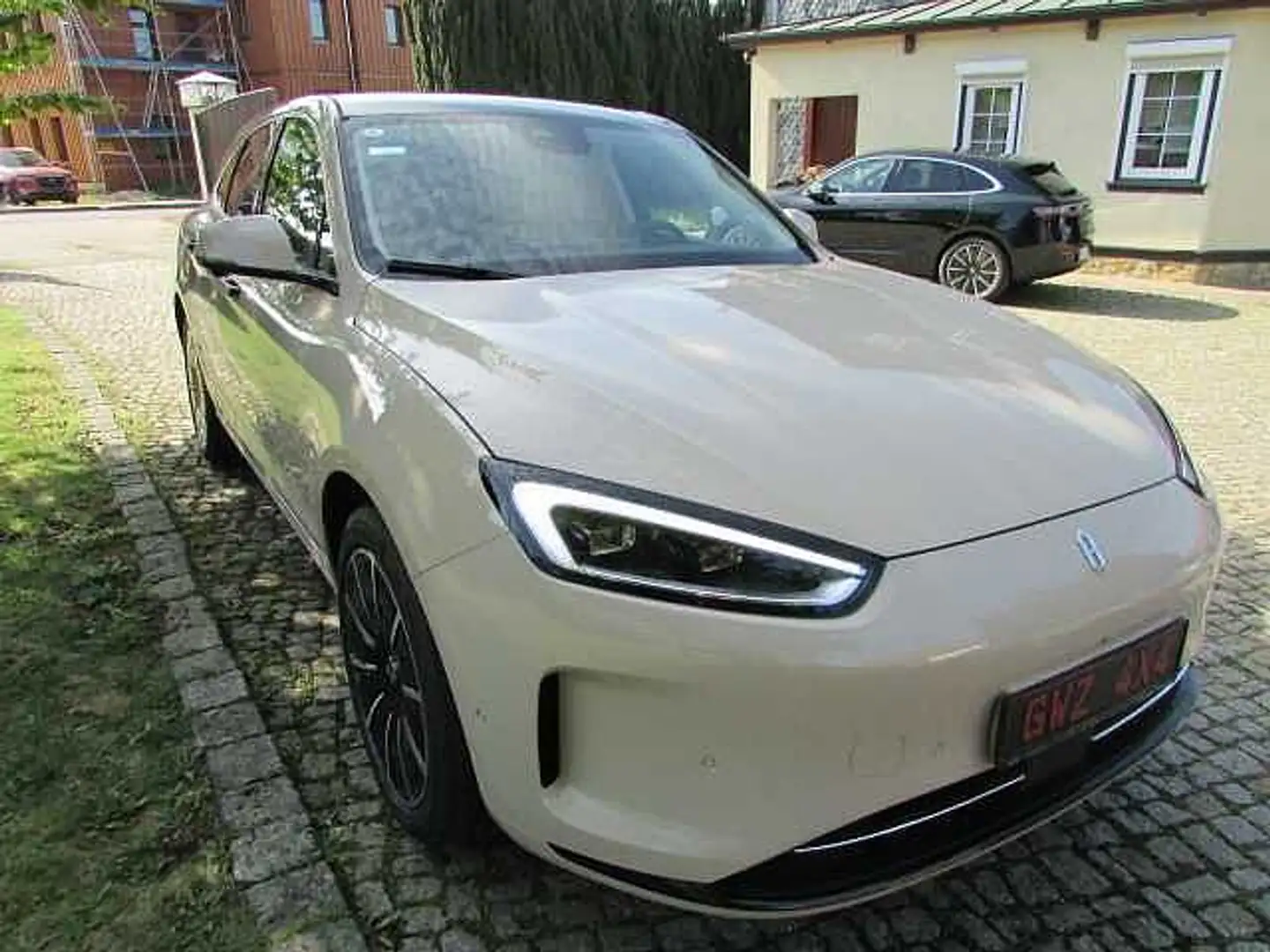 DFSK Seres 5 EV  530 km  Ultimate Executive Luxury High Perform Beige - 2