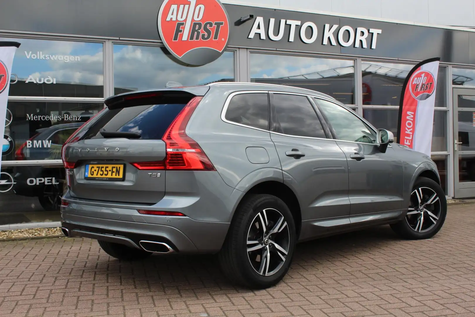 Volvo XC60 2.0 T5 R-Design, leer/trekhaak/head-up/pano Grijs - 2