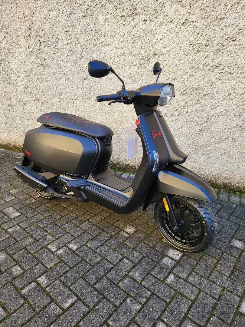 Lambretta V125 SPECIAL Zwart - 1