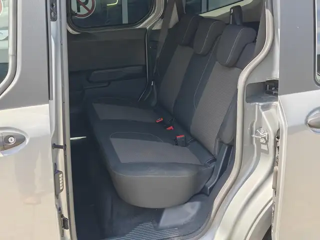 Ford Tourneo Courier view 11