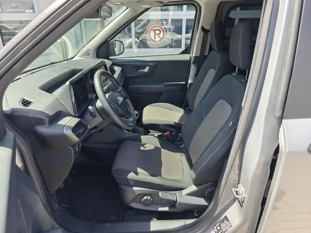Ford Tourneo Courier view 10