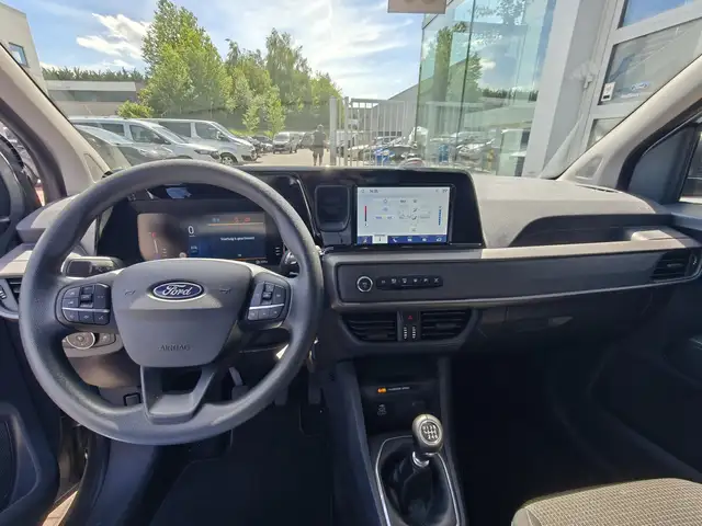 Ford Tourneo Courier view 13