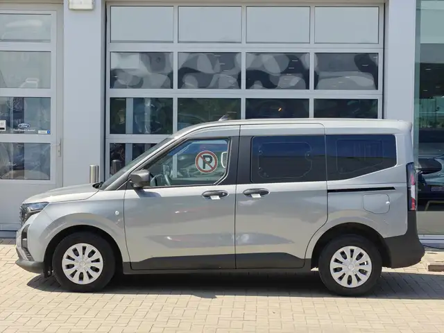Ford Tourneo Courier view 8