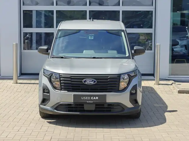 Ford Tourneo Courier view 2