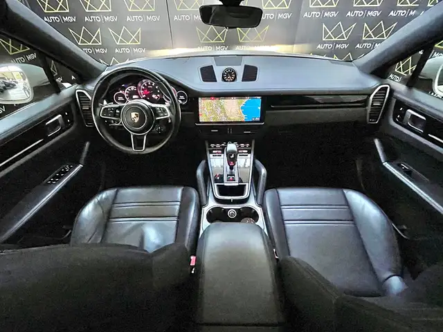 Porsche Cayenne view 10