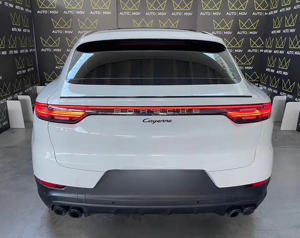 Porsche Cayenne view 5