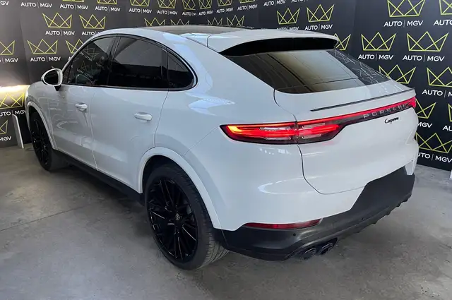 Porsche Cayenne view 6