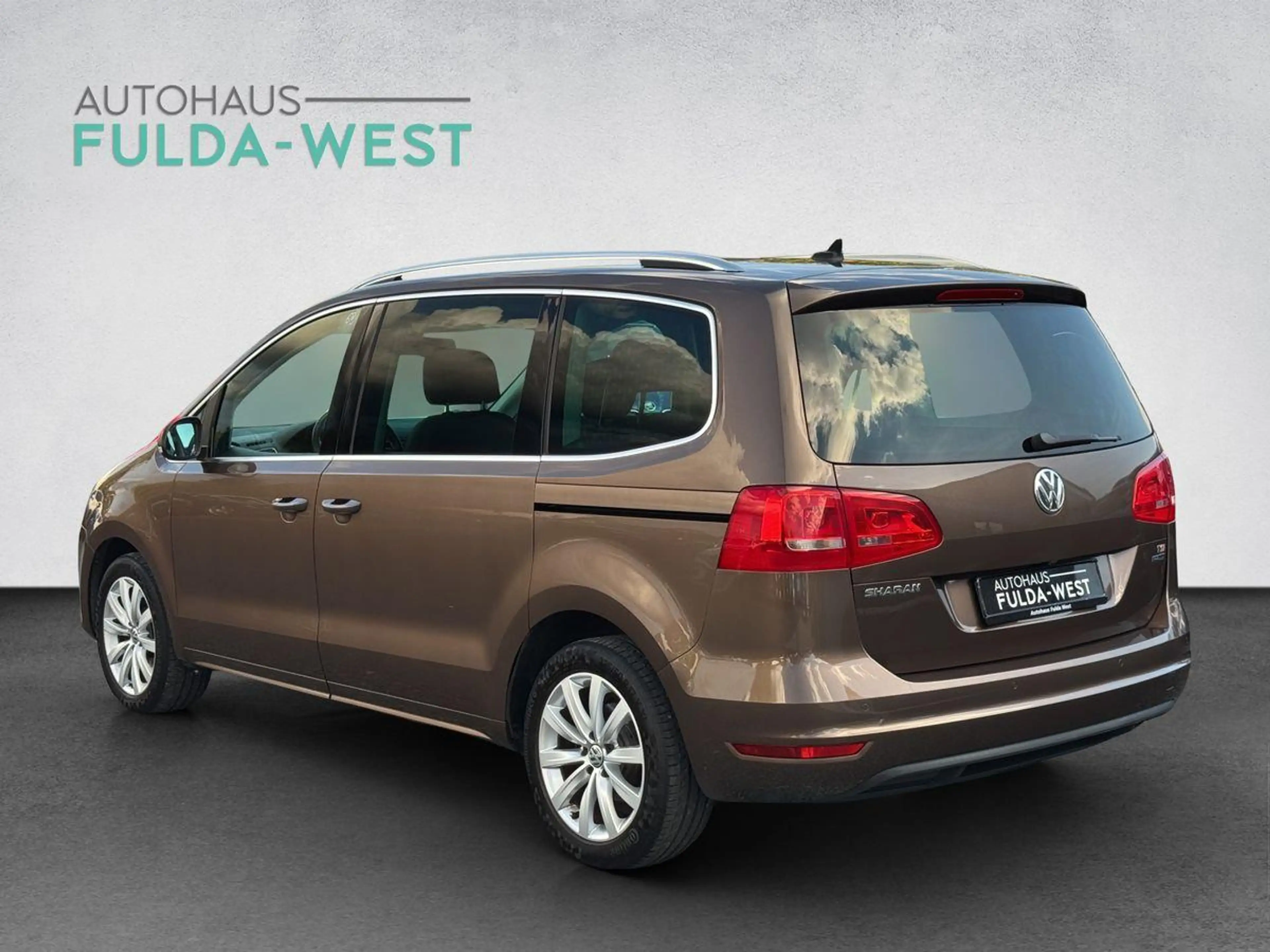 Volkswagen Sharan 1.4TSI Highline Leder Bi-Xenon R-Kamera — photo 4
