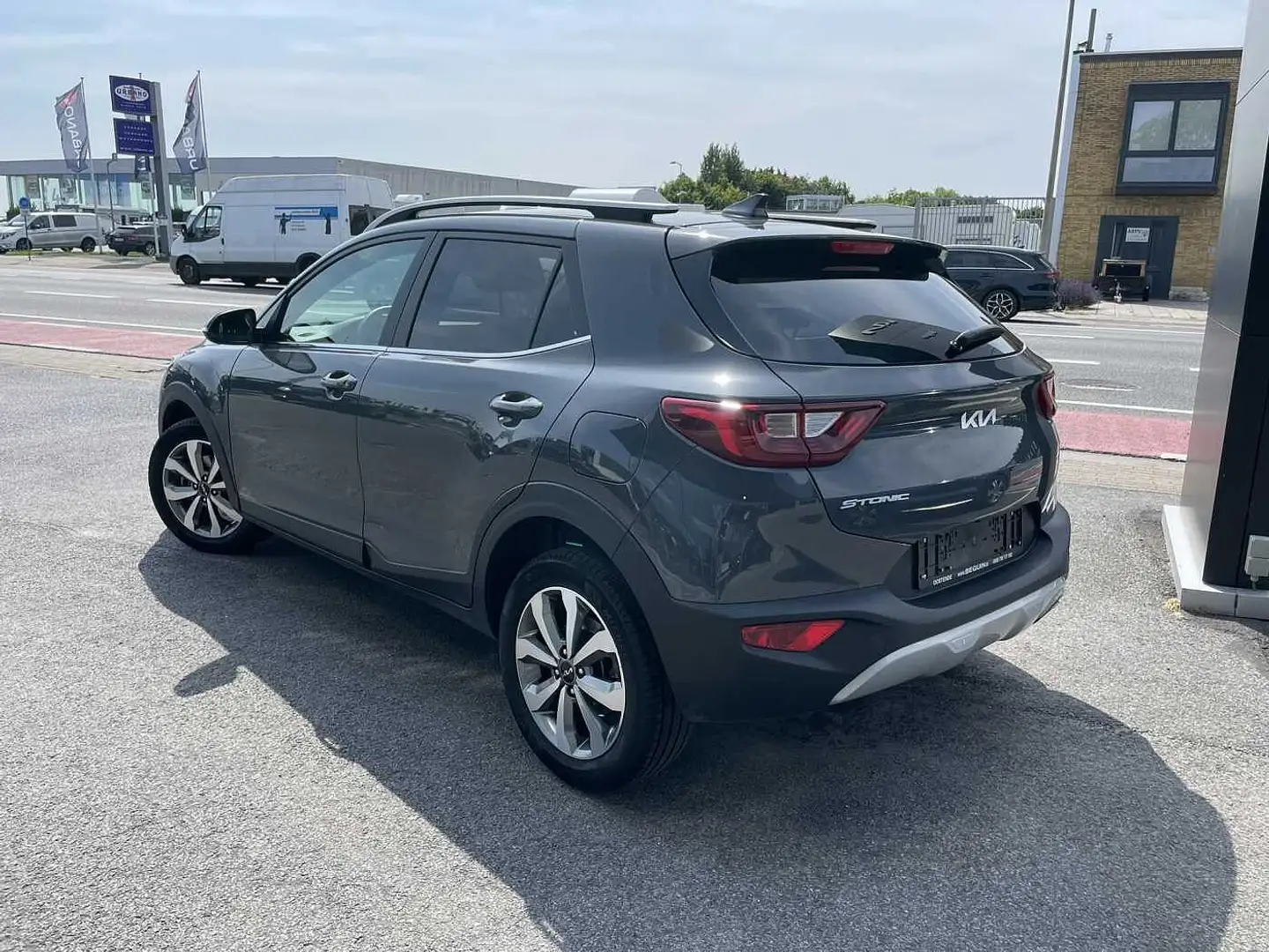 Kia Stonic 1.0 T Pulse ISG Gris - 2