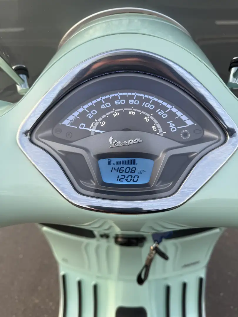 Piaggio GTS 300 Hpe Grün - 1