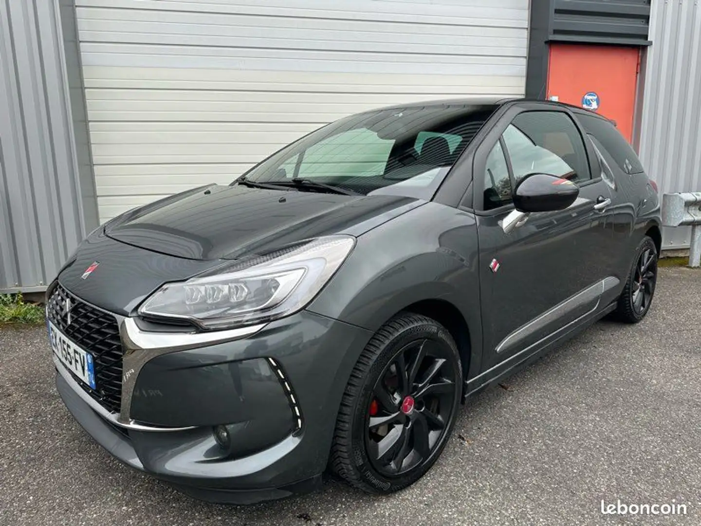 DS Automobiles DS 3 (2) 1.2 puretech 110 performance line Gris - 2