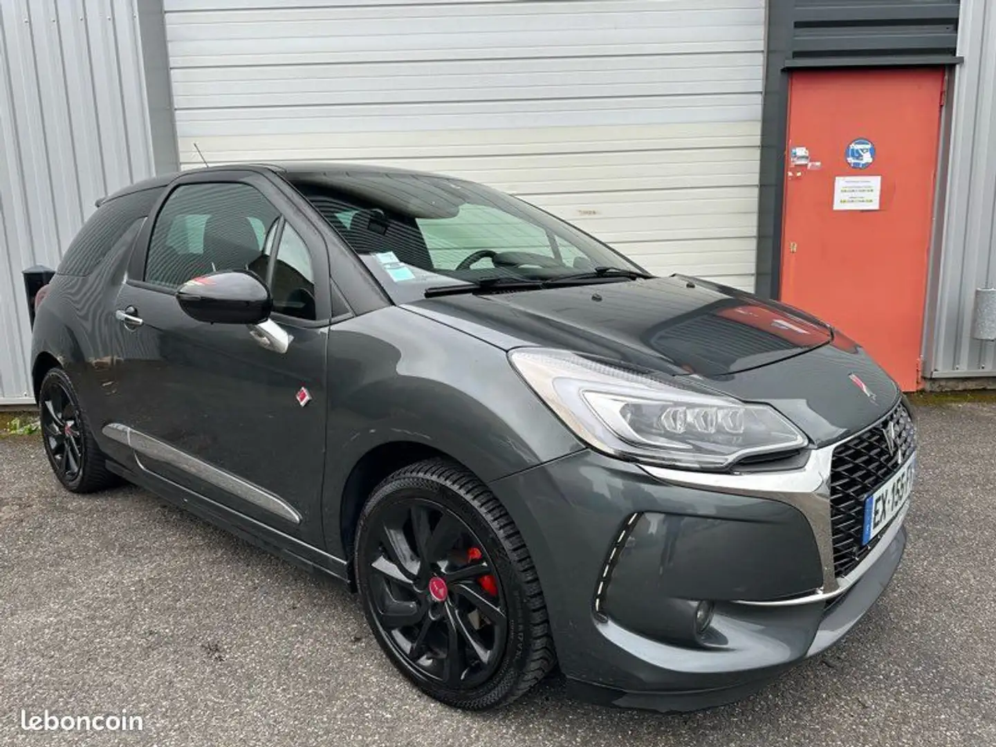 DS Automobiles DS 3 (2) 1.2 puretech 110 performance line Gris - 1