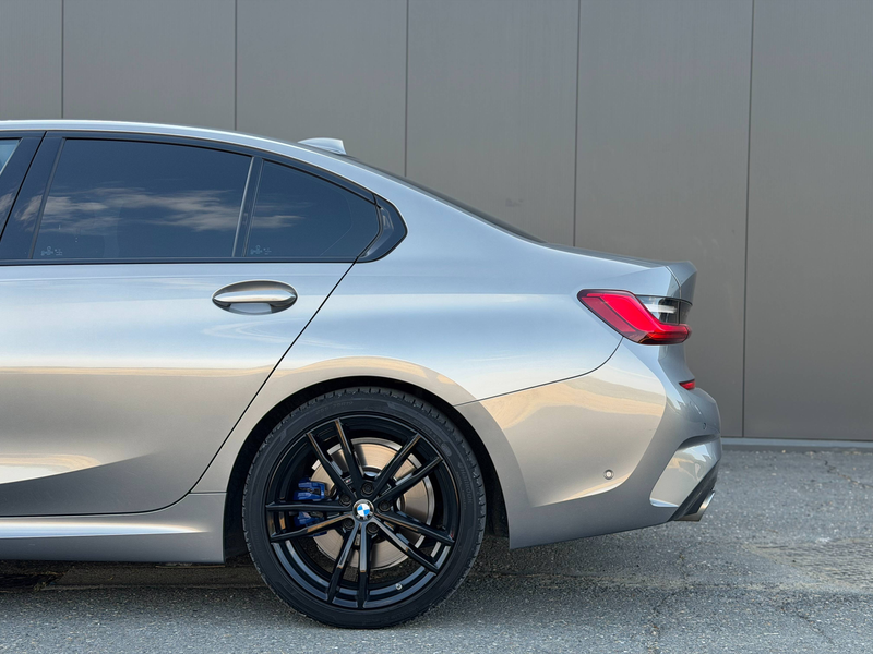 BMW 320 iAS 184cv - Pack M - Freins M - HiFi - Camera — photo 10