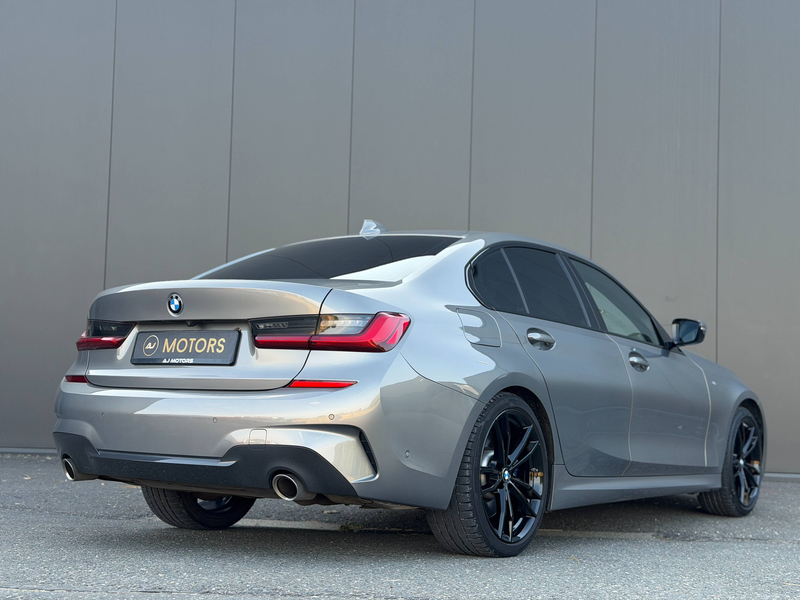 BMW 320 iAS 184cv - Pack M - Freins M - HiFi - Camera — photo 11