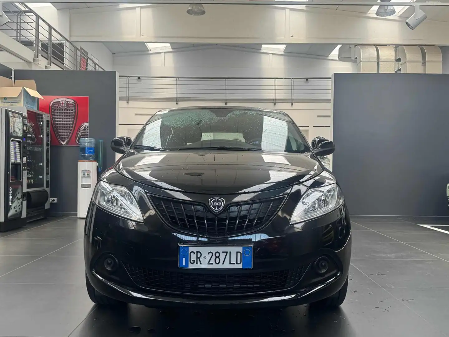 Lancia Ypsilon 1.0 FireFly 5 porte S&S Hybrid Silver Noir - 2