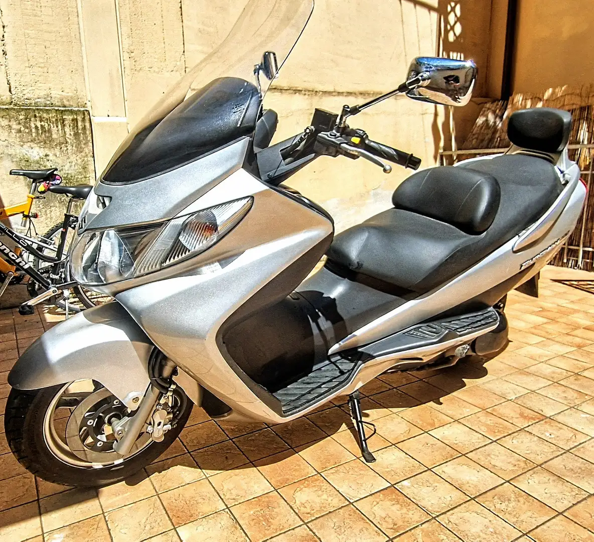 Suzuki Burgman 400 400 AN Argintiu - 1