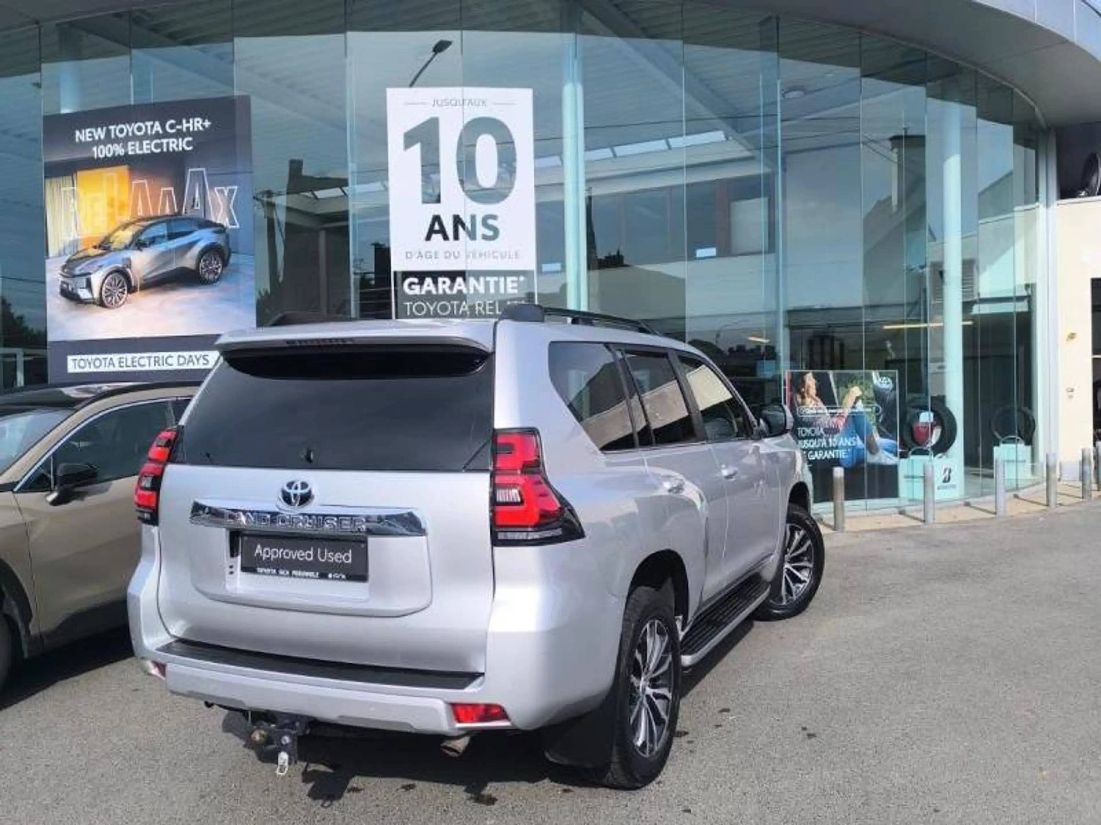 Toyota Land Cruiser Premium — photo 9