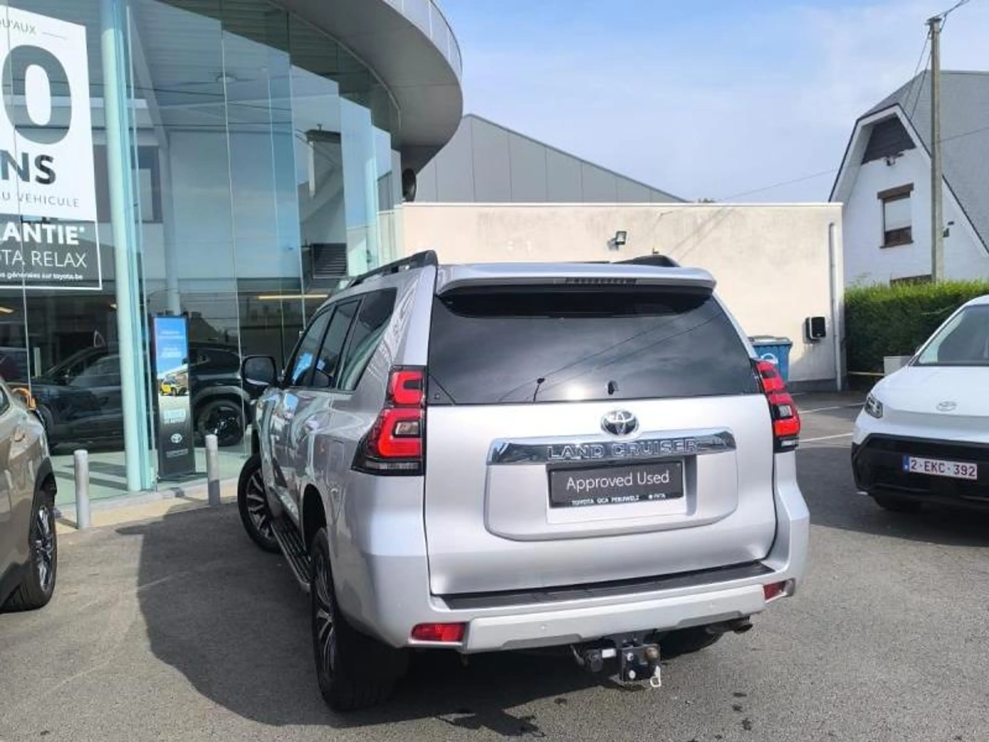 Toyota Land Cruiser Premium — photo 4
