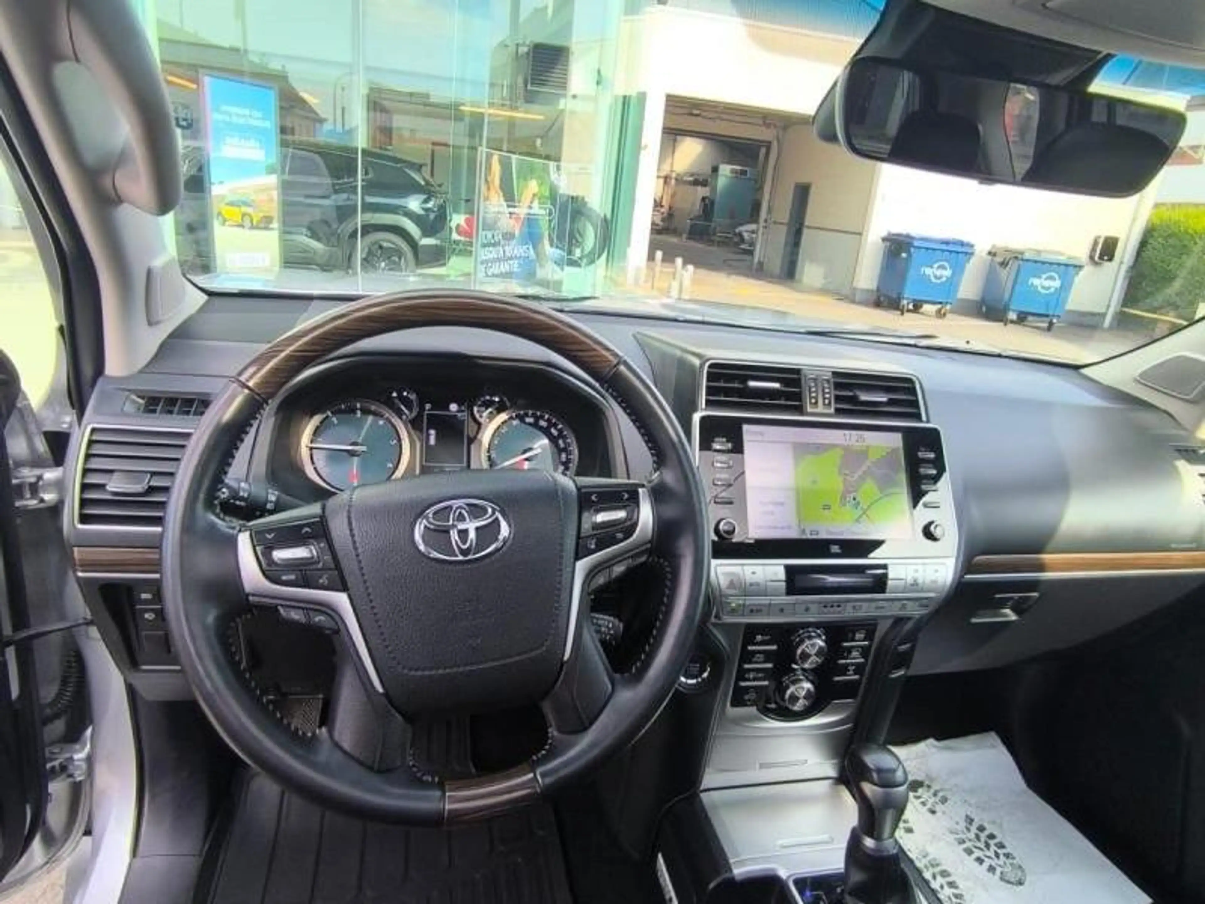 Toyota Land Cruiser Premium — photo 5