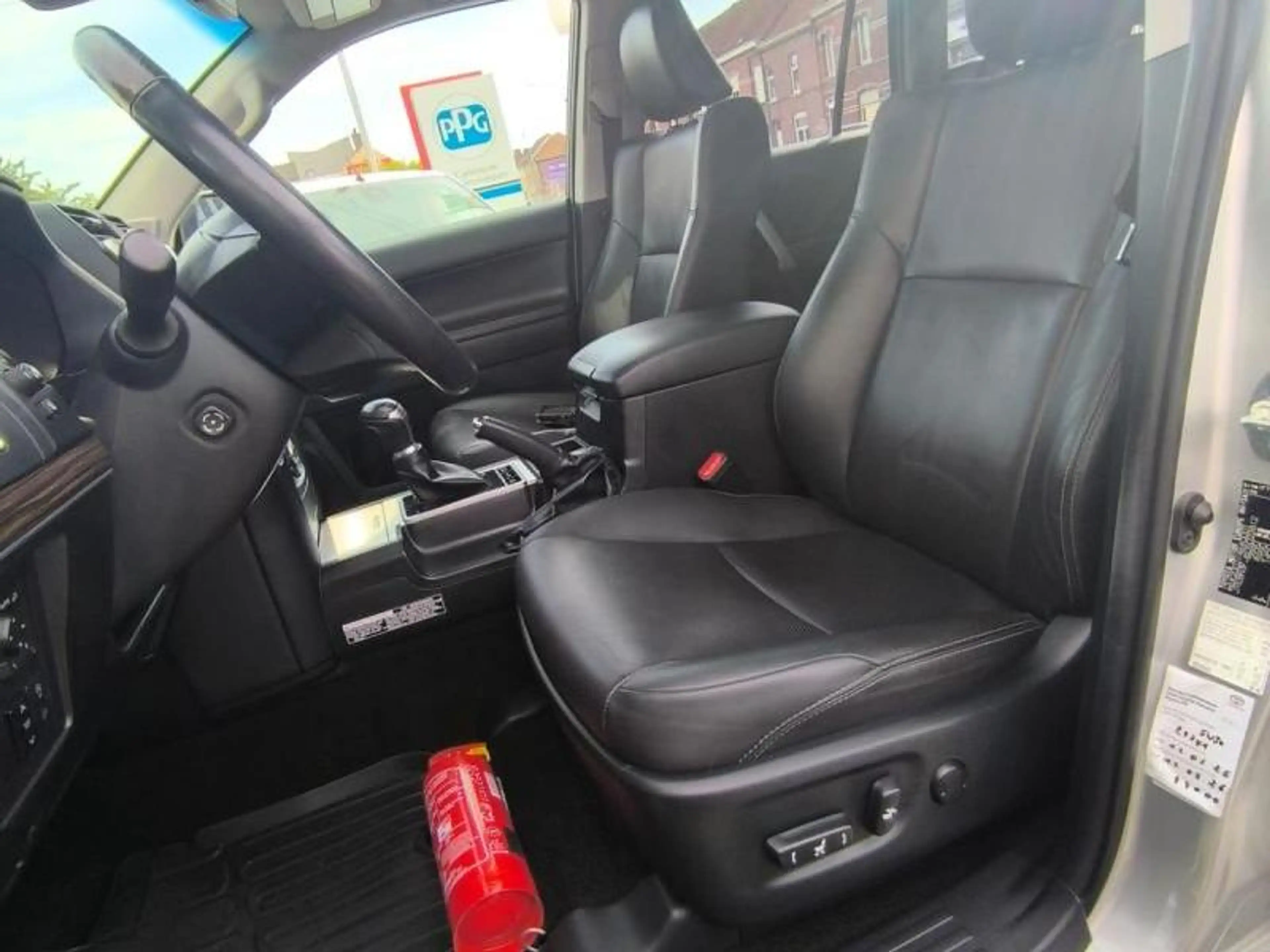 Toyota Land Cruiser Premium — photo 6