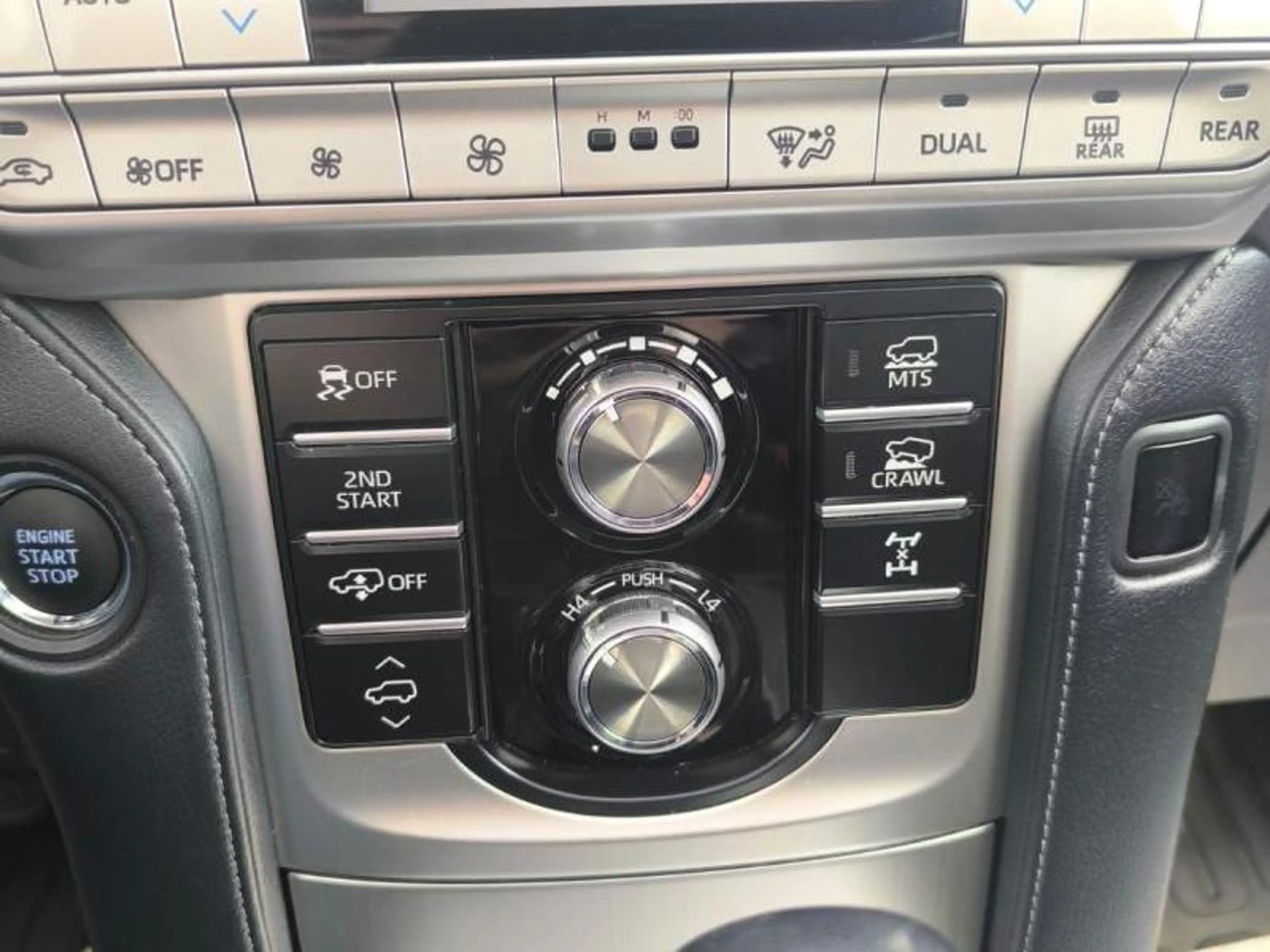 Toyota Land Cruiser Premium — photo 12