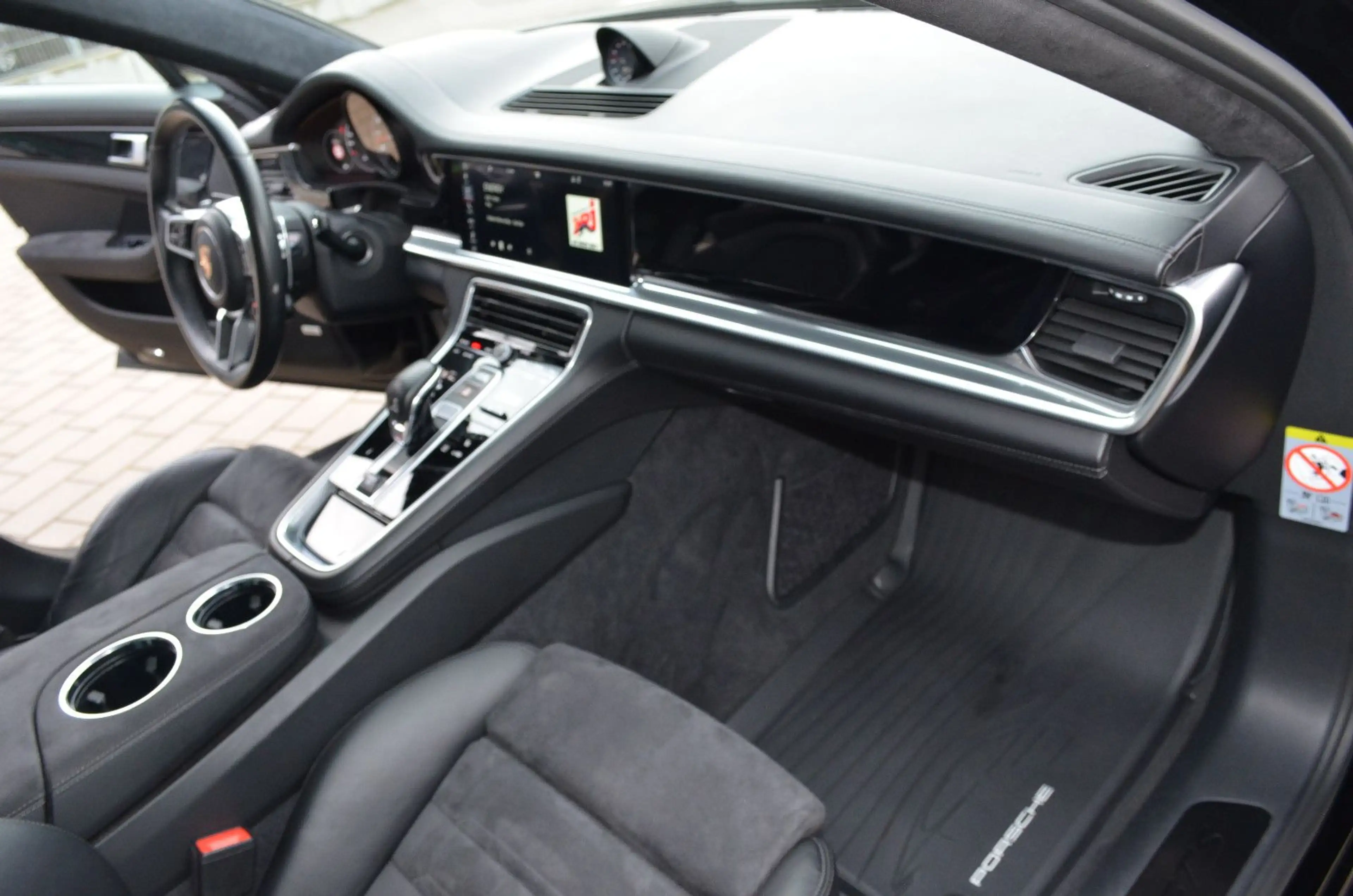 Porsche Panamera Sport Turismo GTS Super Ausstattung — photo 21