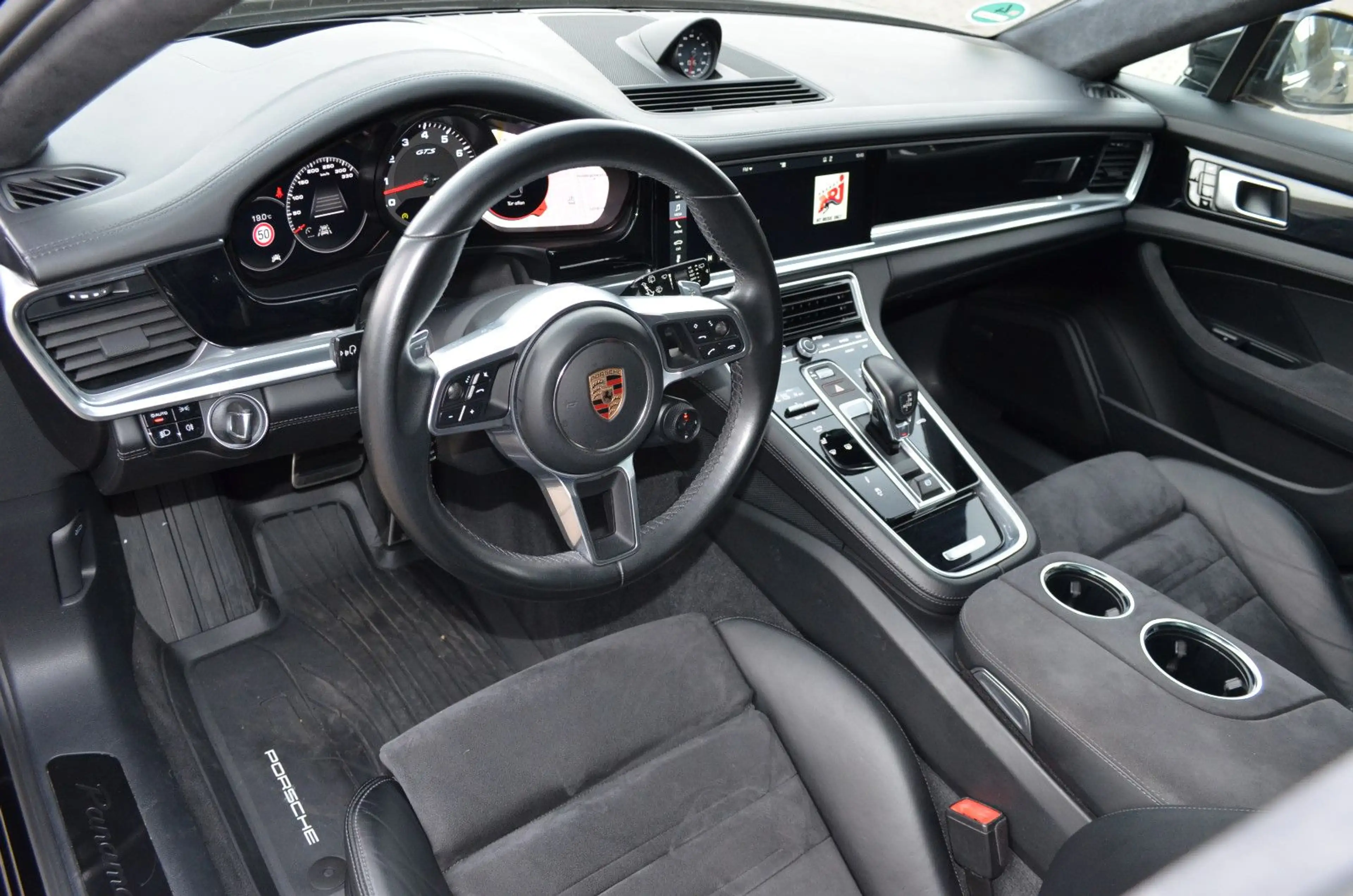 Porsche Panamera Sport Turismo GTS Super Ausstattung — photo 11