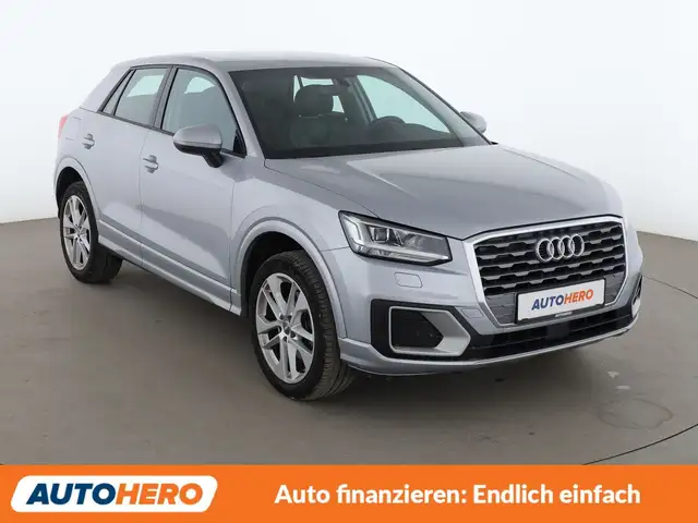 Audi Q2 view 8