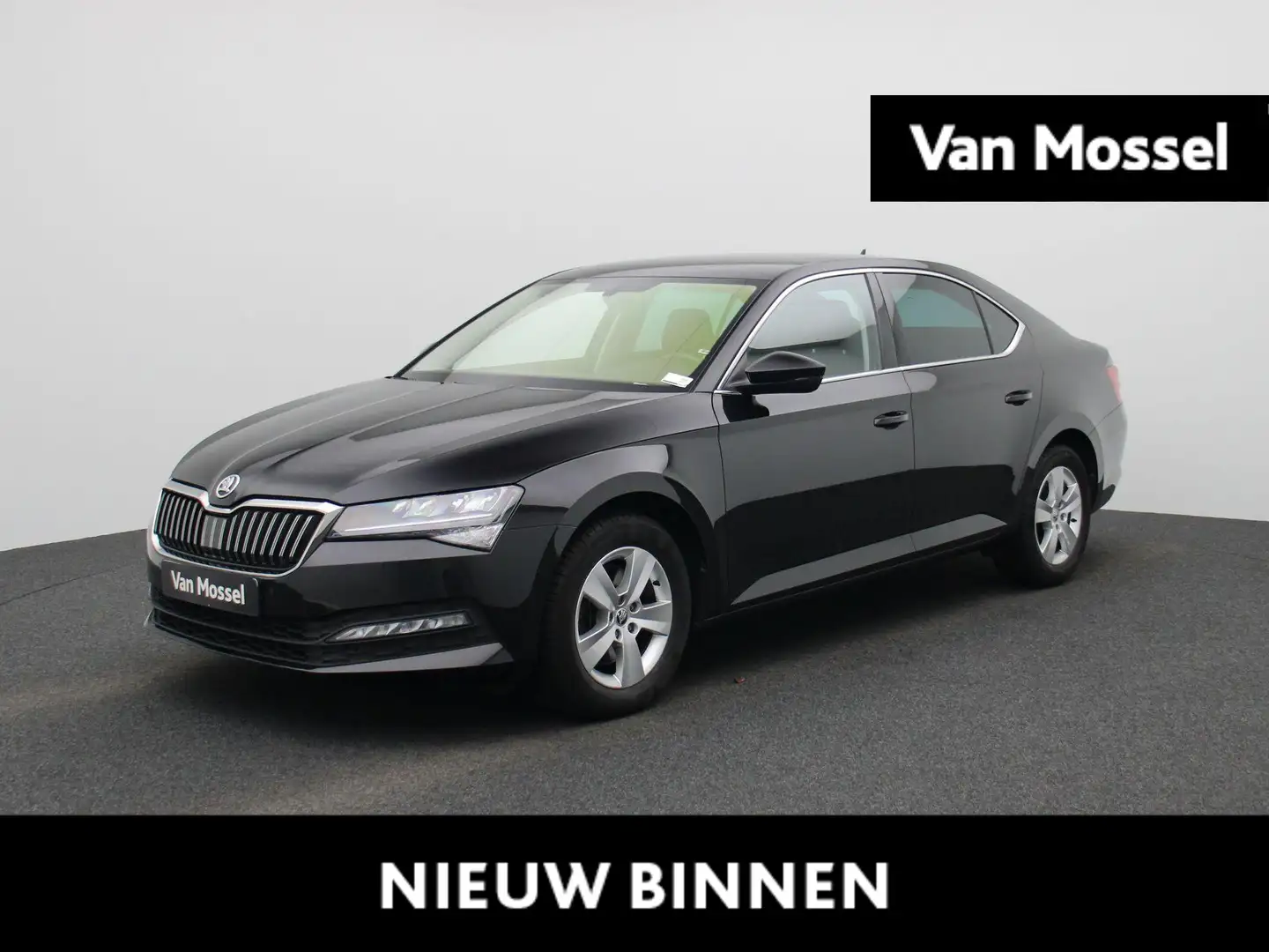 Skoda Superb 1.5 TSI ACT 110kW DSG7 Clever Zwart - 1