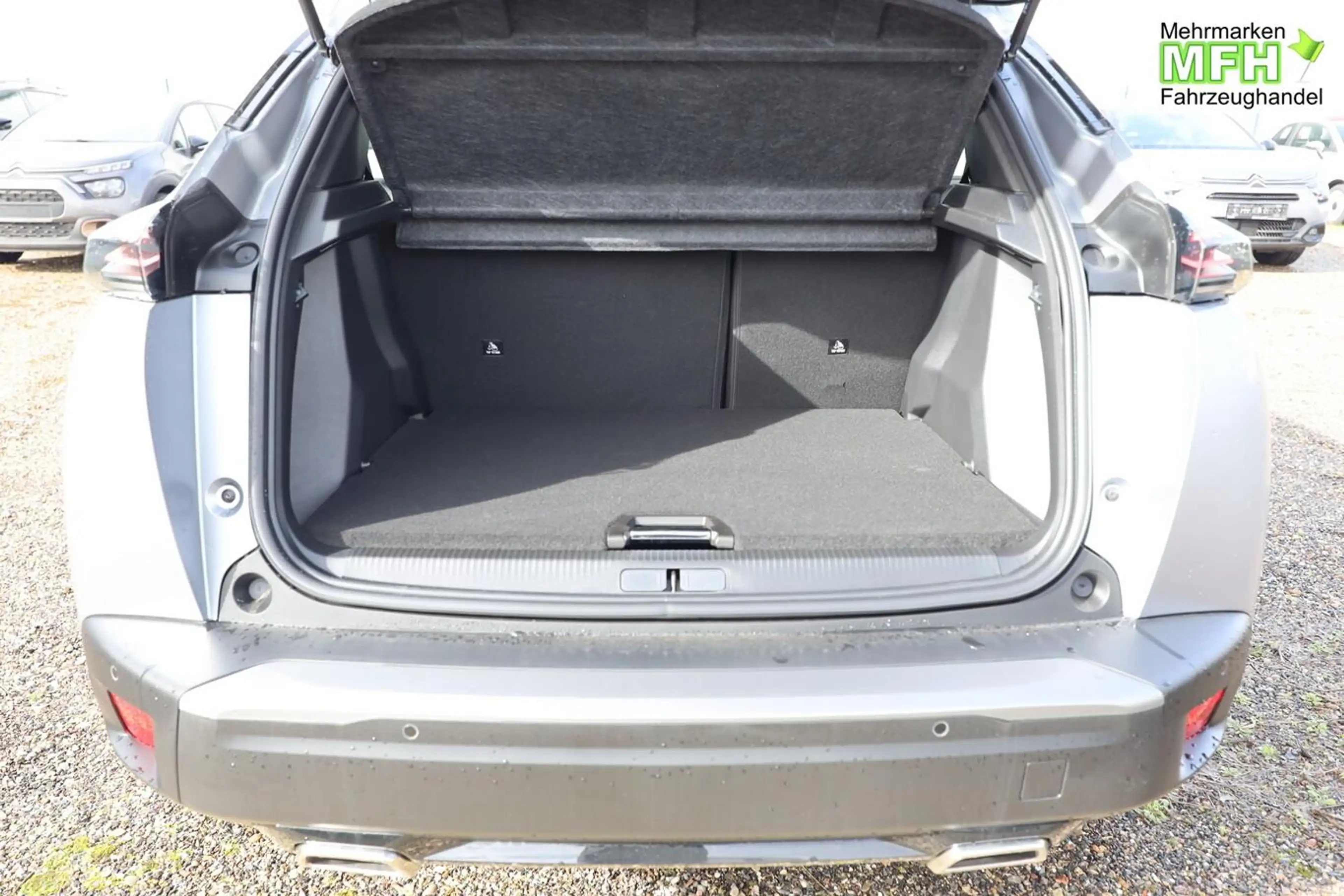 Peugeot 2008 Allure Hybrid Nav Keyl SHZ 2xPDC CarP DigC 100 ... — photo 10