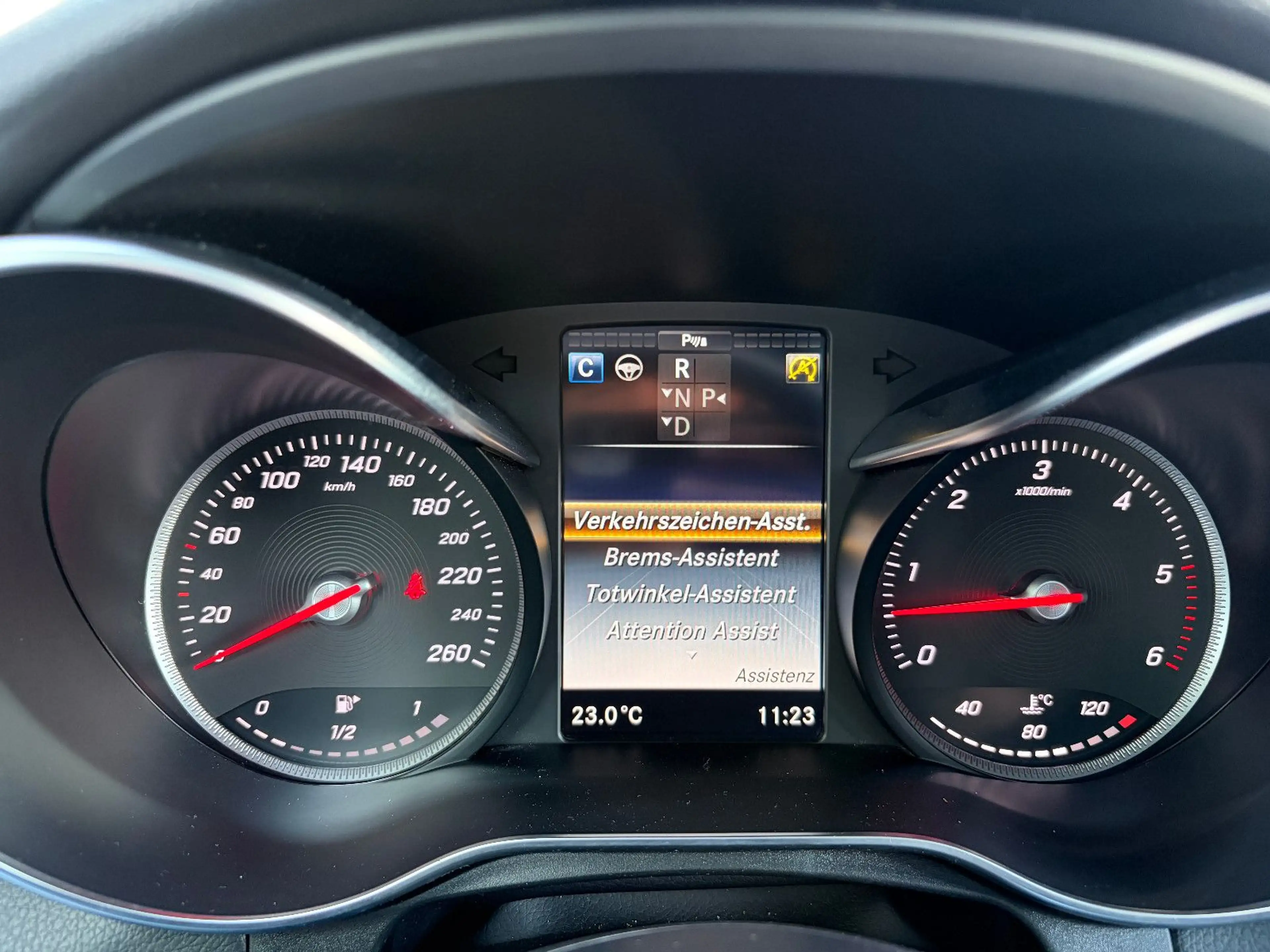Mercedes-Benz GLC 350 d 4Matic AMG LED NIGHT PANO 360° AHK AIR — photo 39