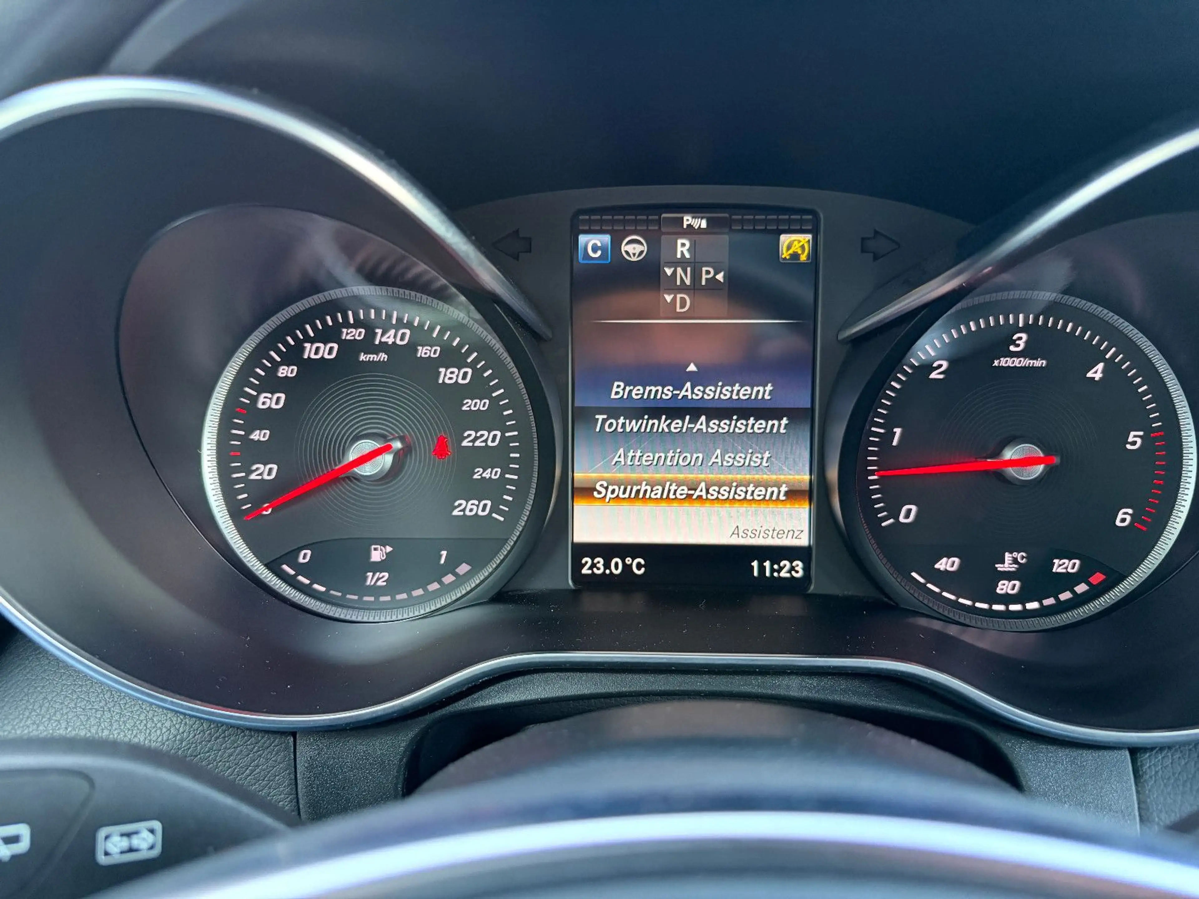 Mercedes-Benz GLC 350 d 4Matic AMG LED NIGHT PANO 360° AHK AIR — photo 40