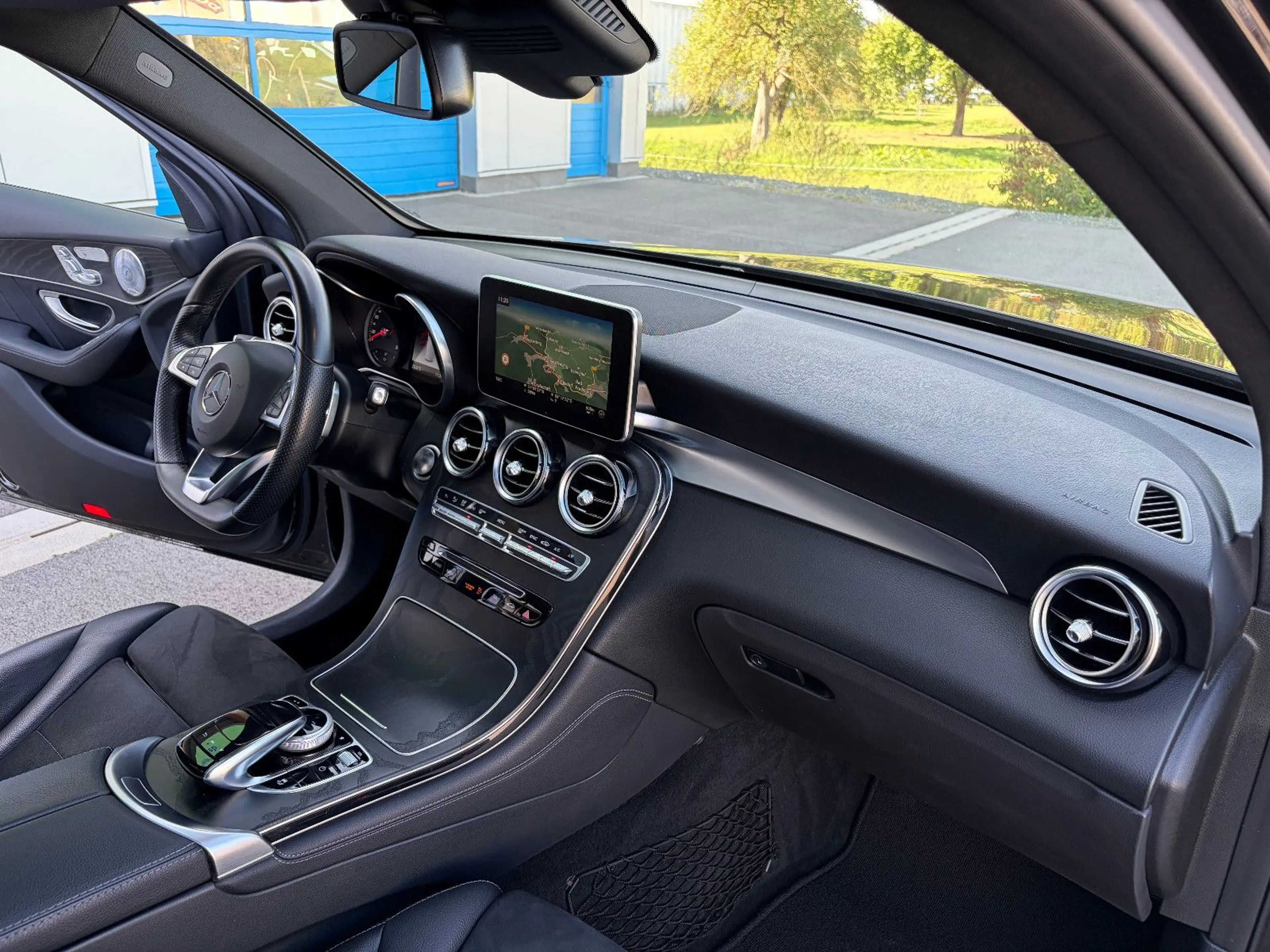 Mercedes-Benz GLC 350 d 4Matic AMG LED NIGHT PANO 360° AHK AIR — photo 33