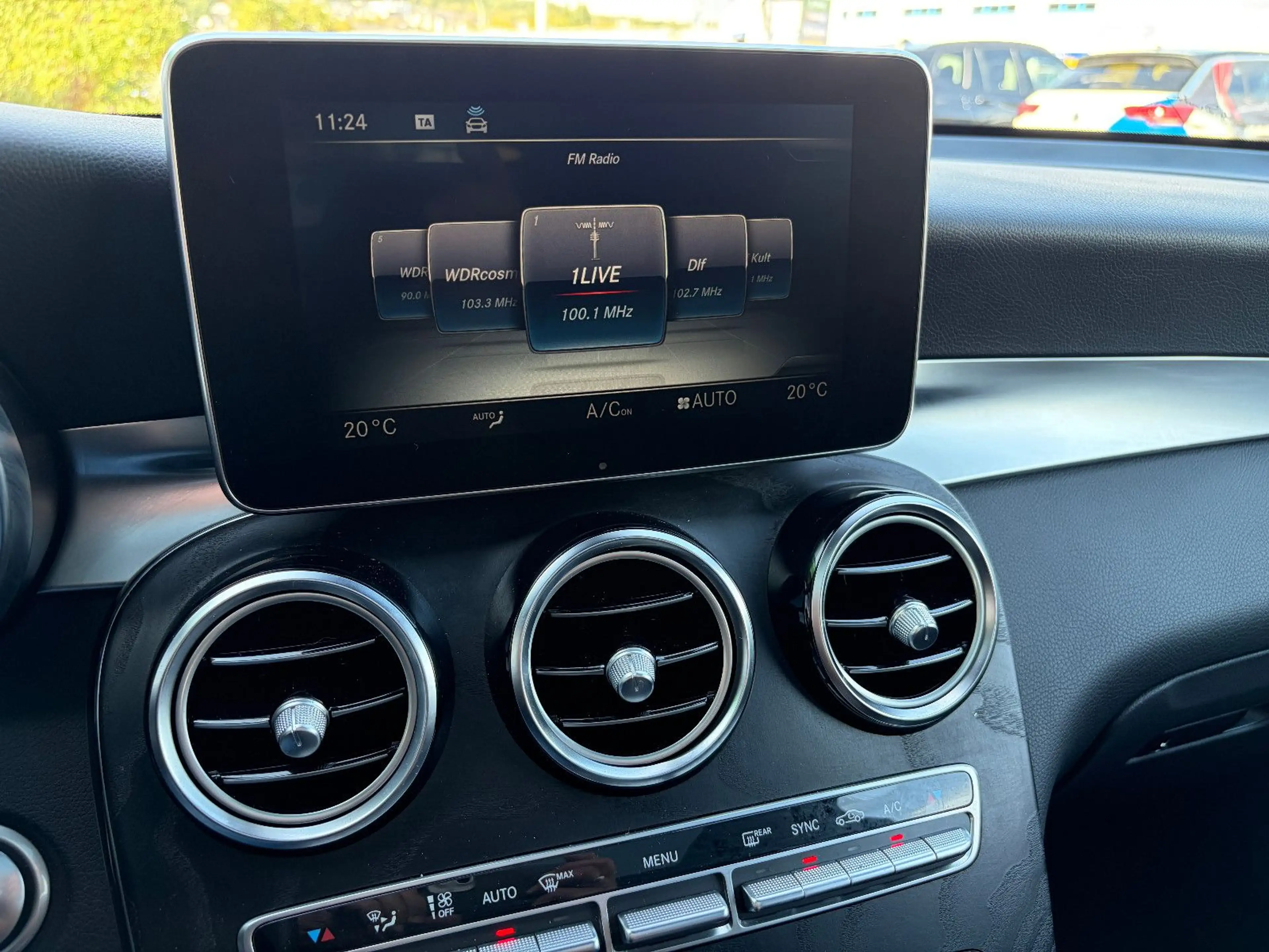 Mercedes-Benz GLC 350 d 4Matic AMG LED NIGHT PANO 360° AHK AIR — photo 44