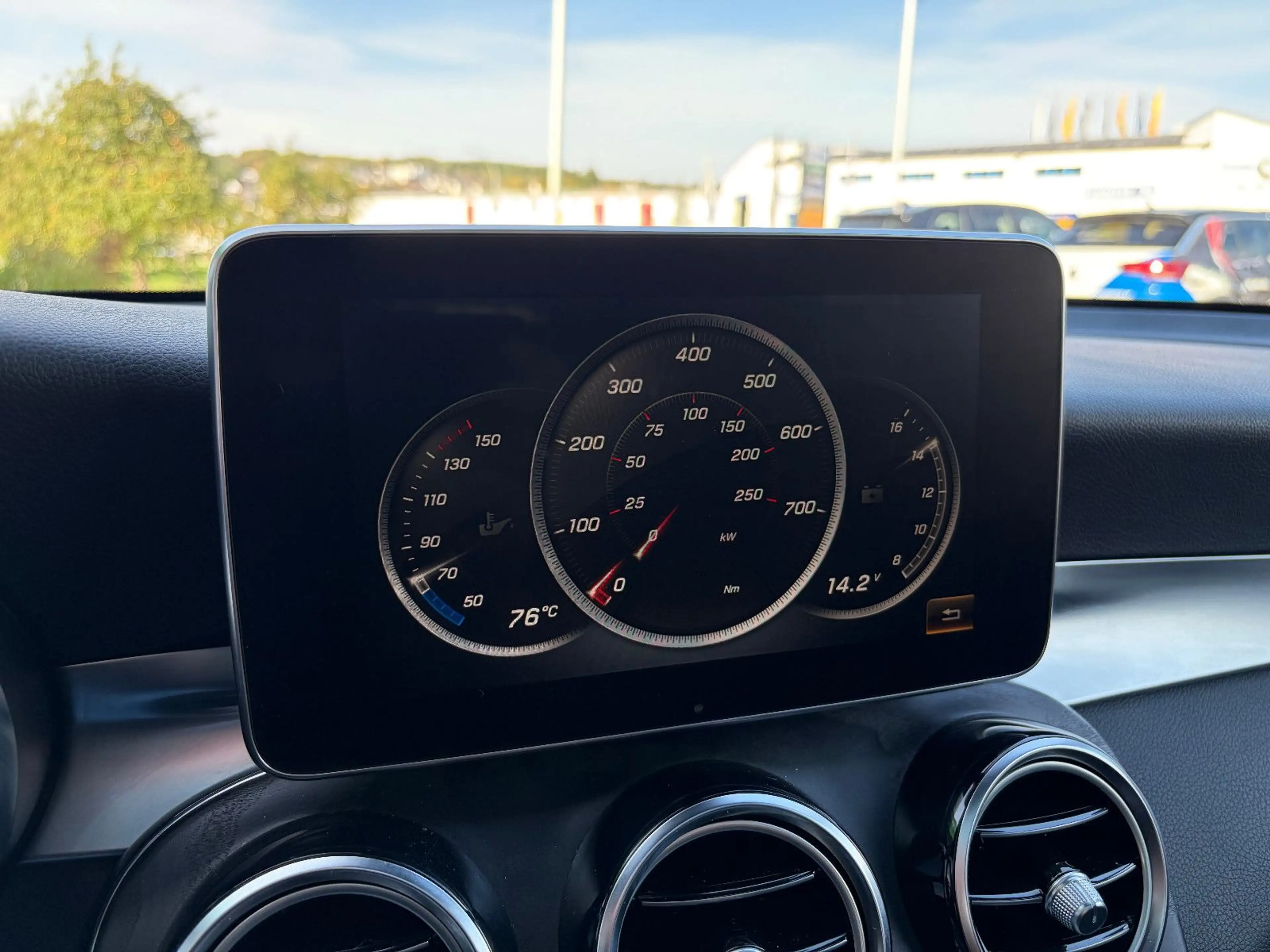 Mercedes-Benz GLC 350 d 4Matic AMG LED NIGHT PANO 360° AHK AIR — photo 36