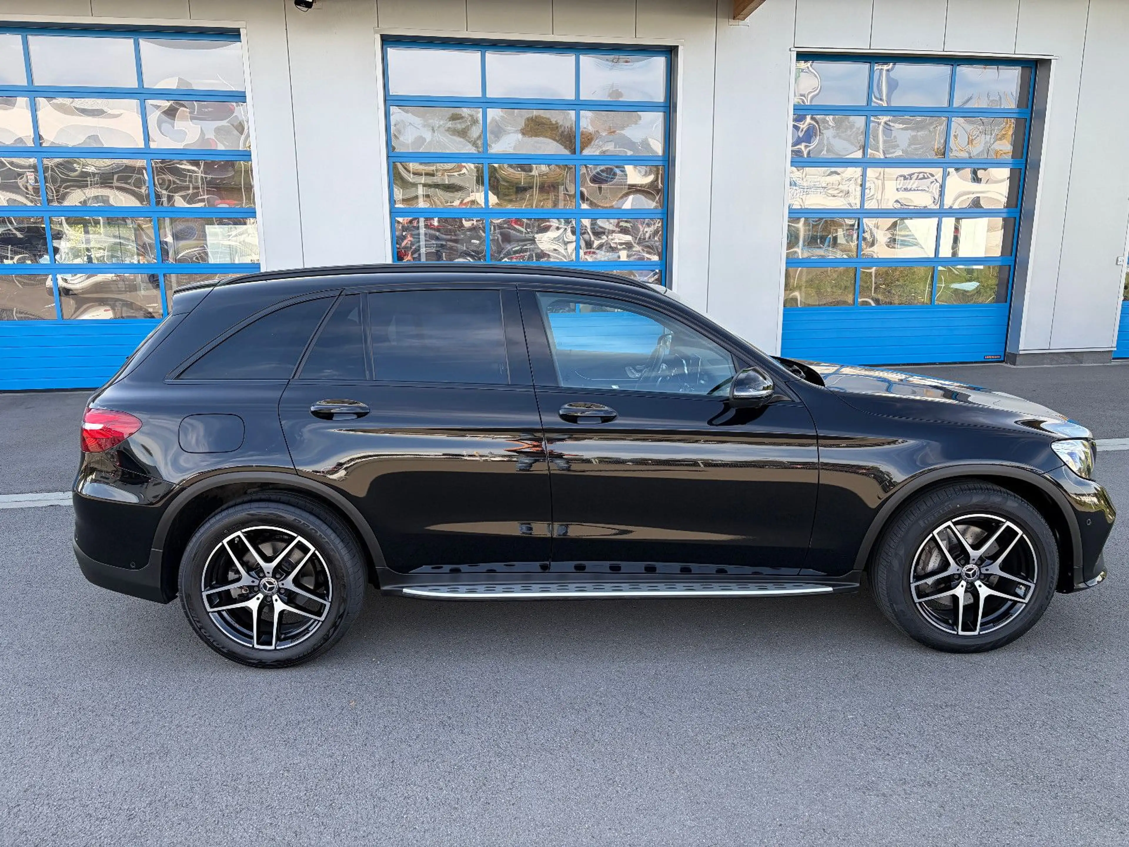 Mercedes-Benz GLC 350 d 4Matic AMG LED NIGHT PANO 360° AHK AIR — photo 5