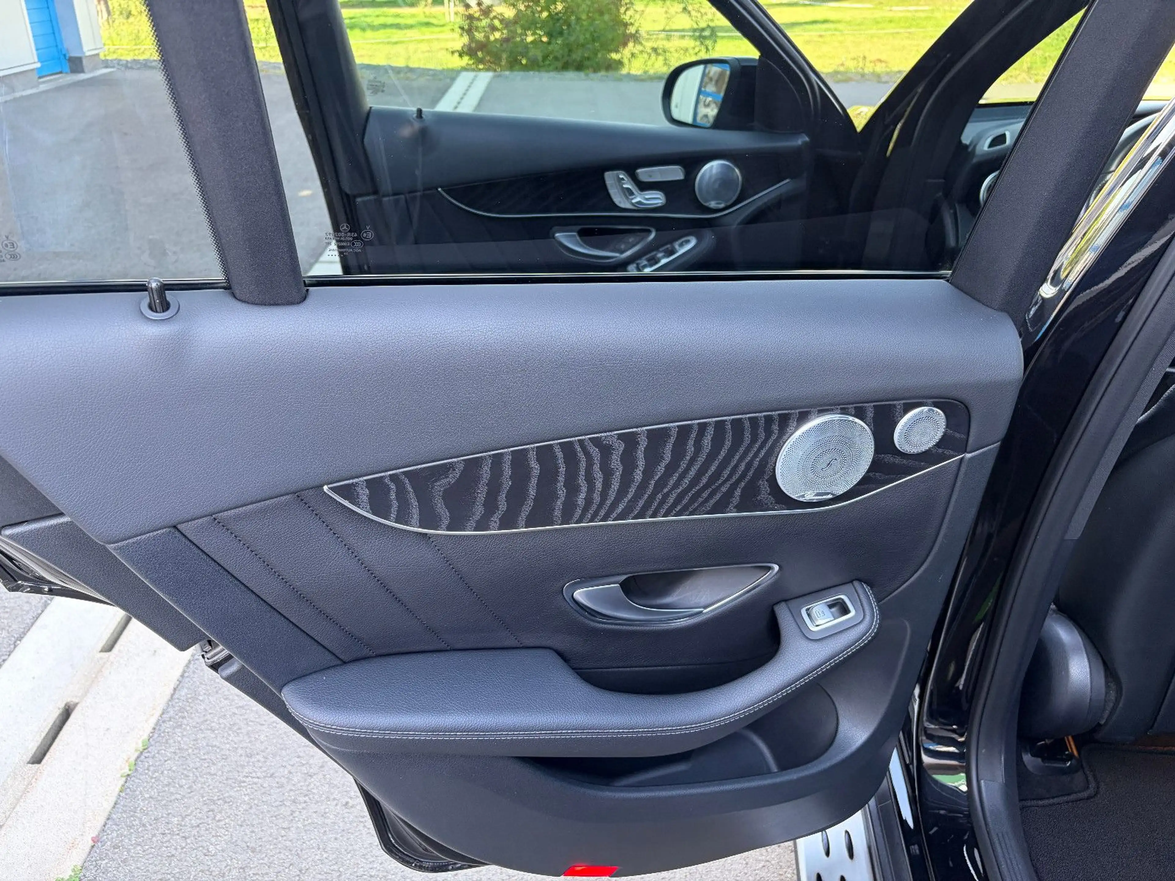 Mercedes-Benz GLC 350 d 4Matic AMG LED NIGHT PANO 360° AHK AIR — photo 26
