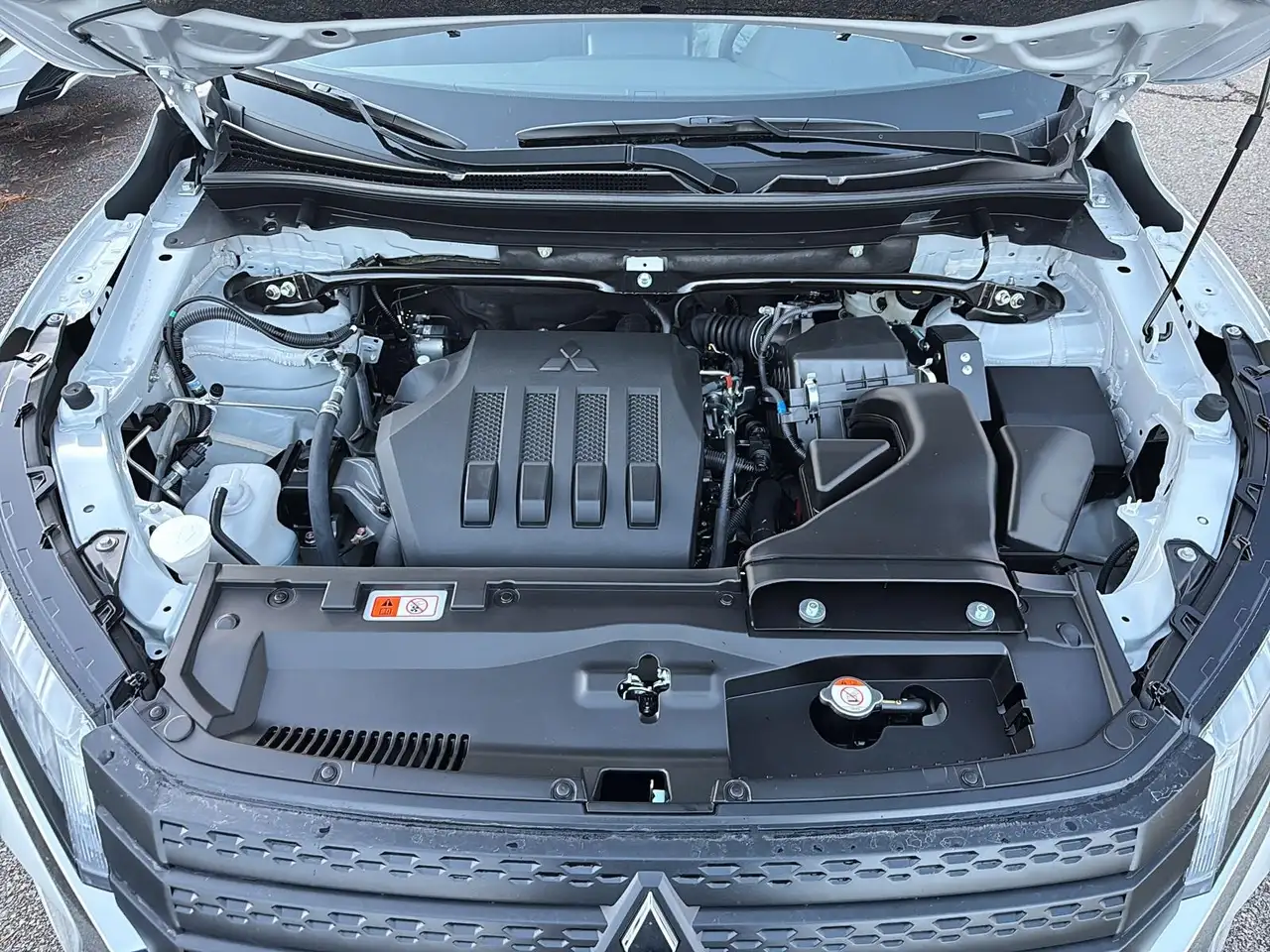 Mitsubishi Eclipse Cross снимка Mitsubishi Eclipse Cross