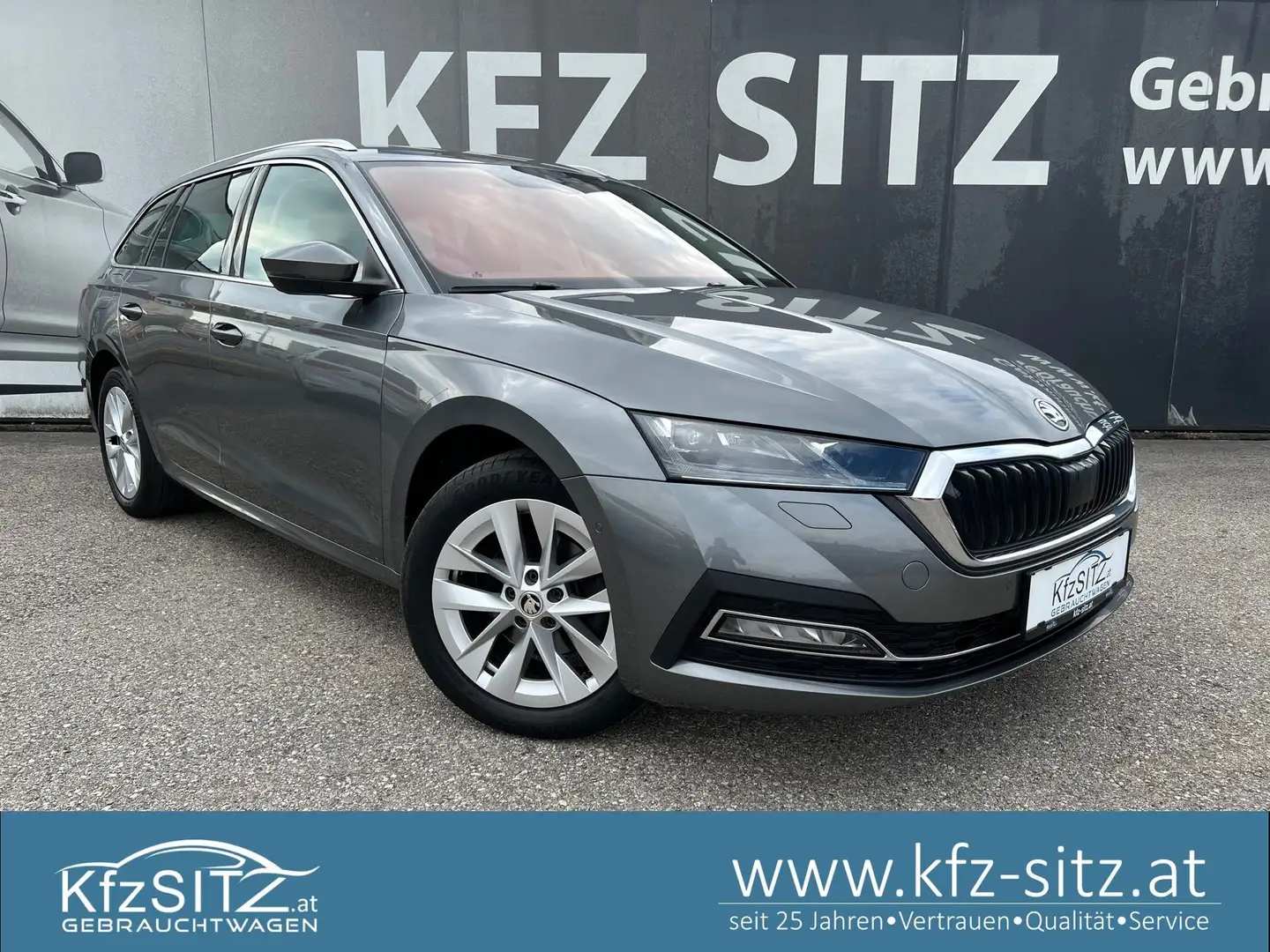 Skoda Octavia Combi 2,0 TDI Style DSG | NP € 45.055 Grau - 1