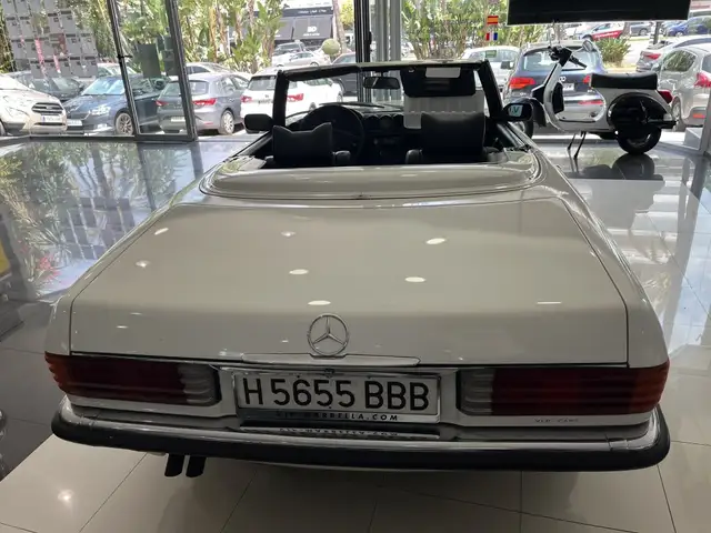Mercedes-Benz 450 view 8