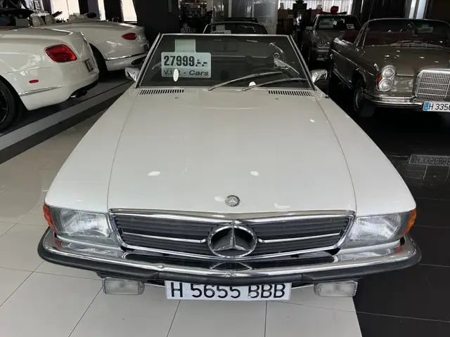Mercedes-Benz 450 view 2