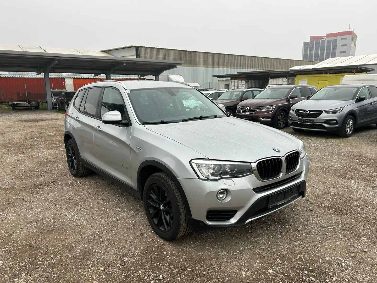 BMW X3 xDrive 20 d Advantage Grau - 2